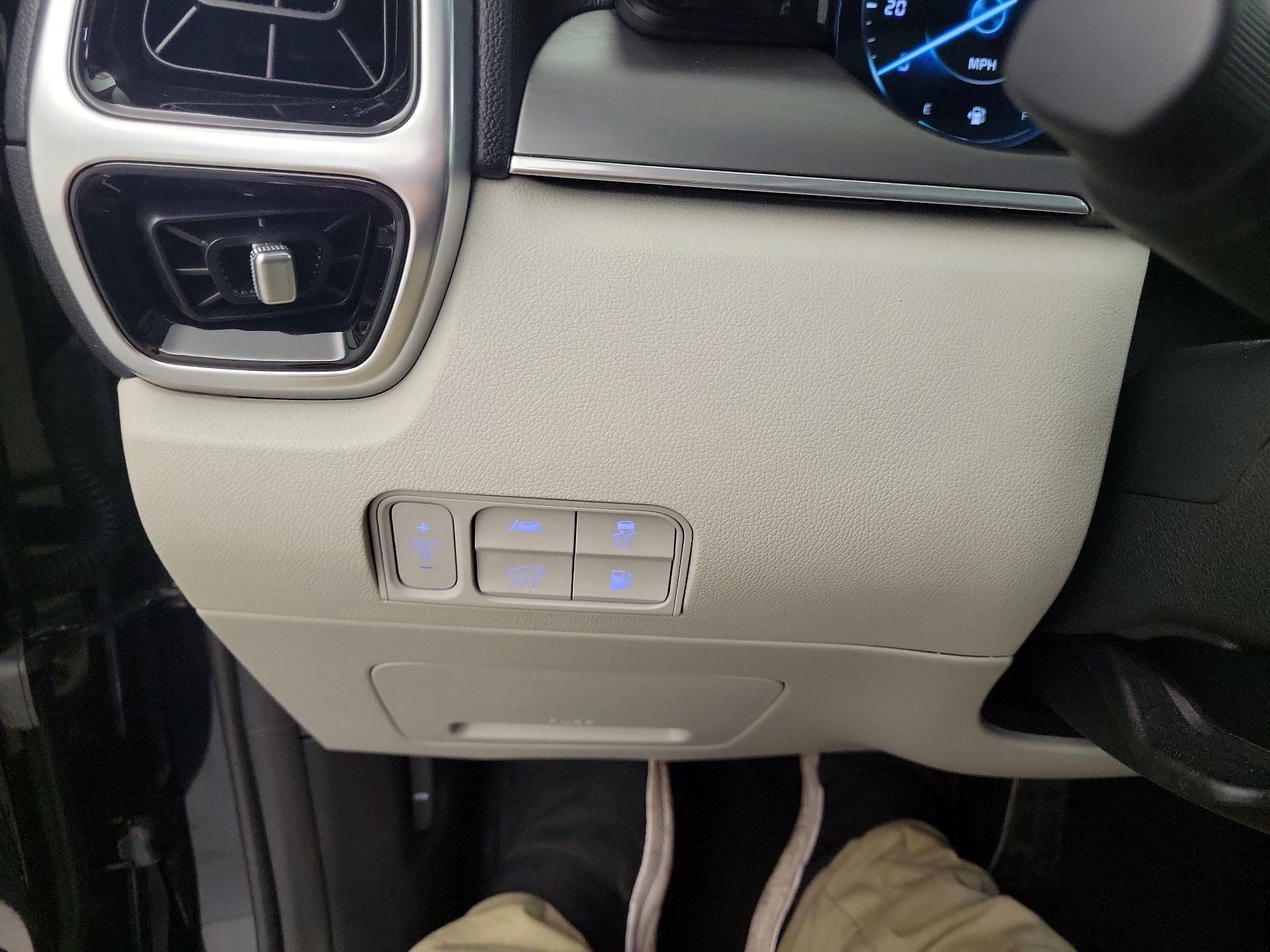 Thumbnail: 2023 Kia Sorento - 13