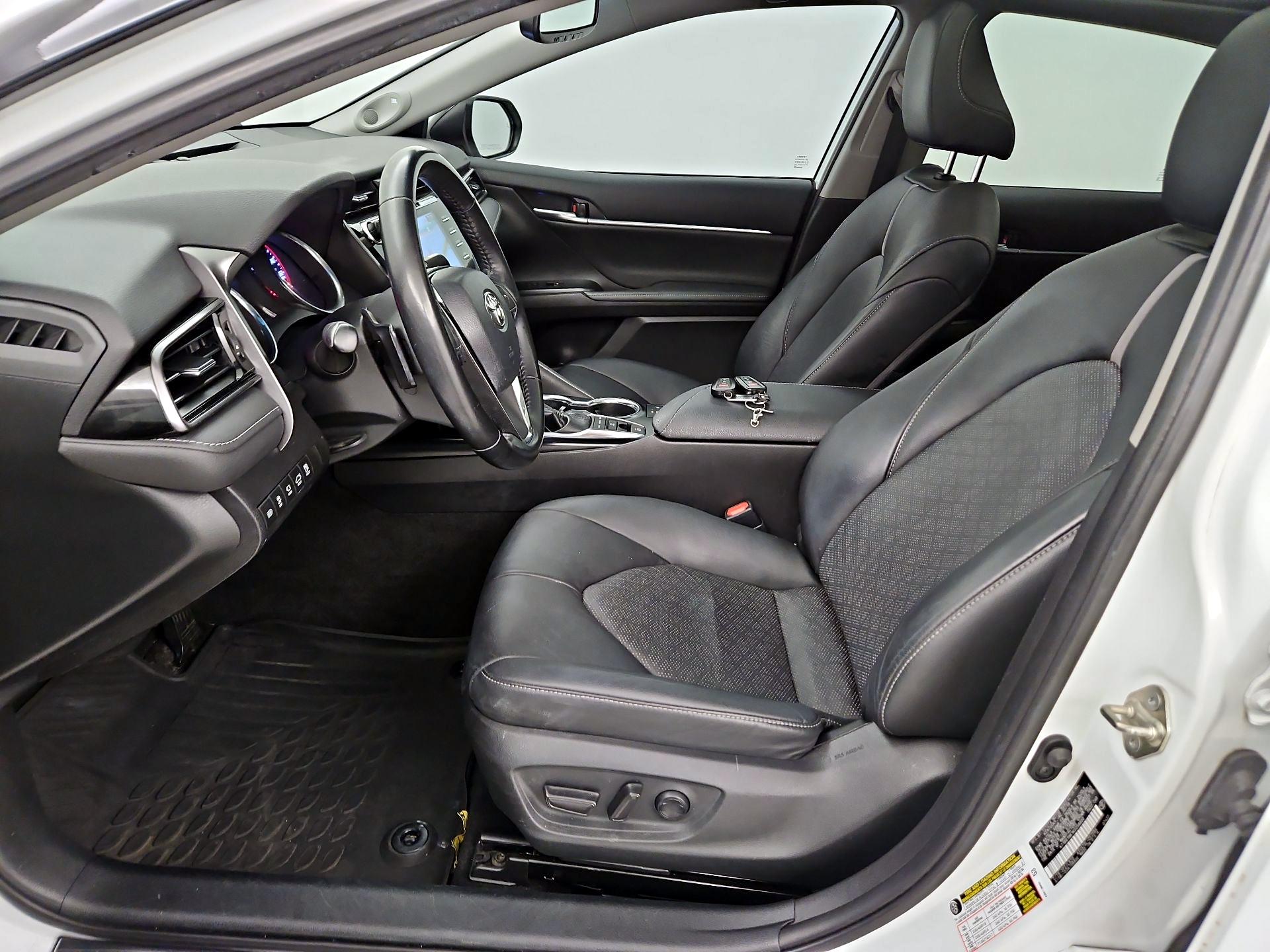 Thumbnail: 2019 Toyota Camry - 11