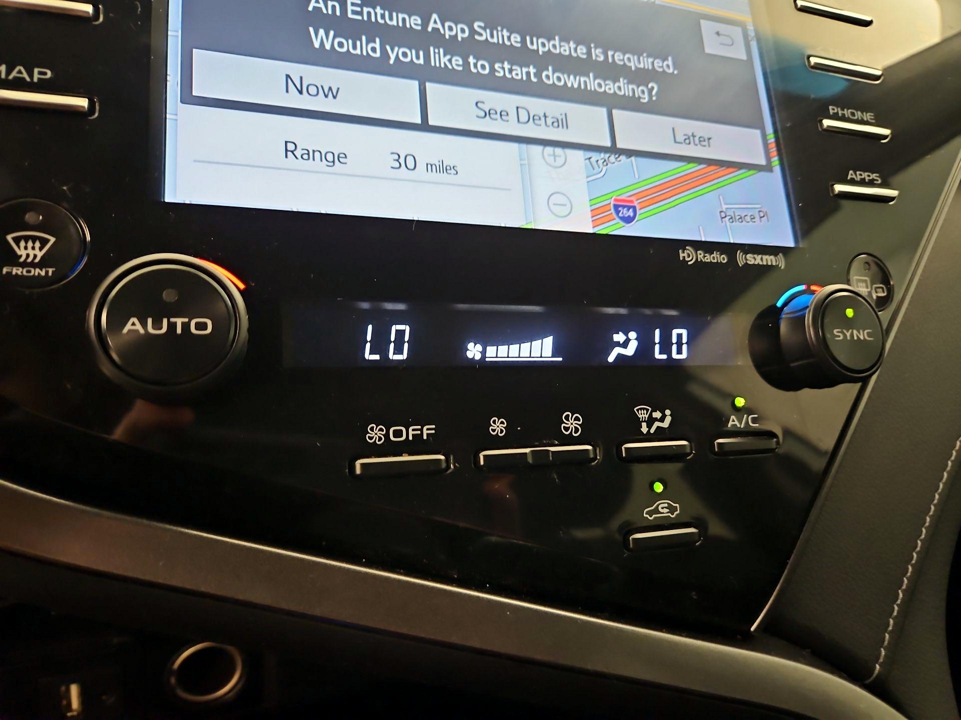 Thumbnail: 2019 Toyota Camry - 17