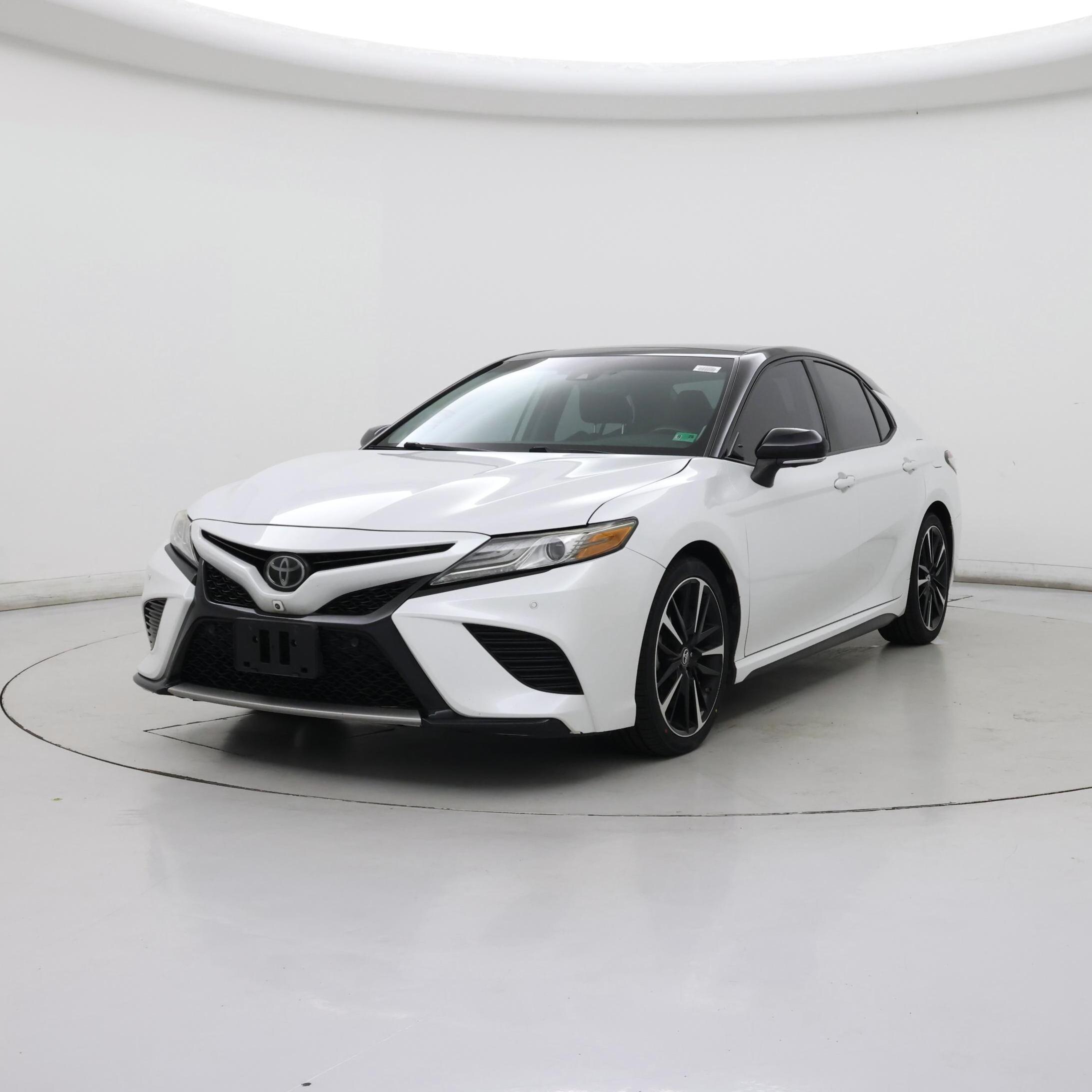 Thumbnail: 2019 Toyota Camry - 4