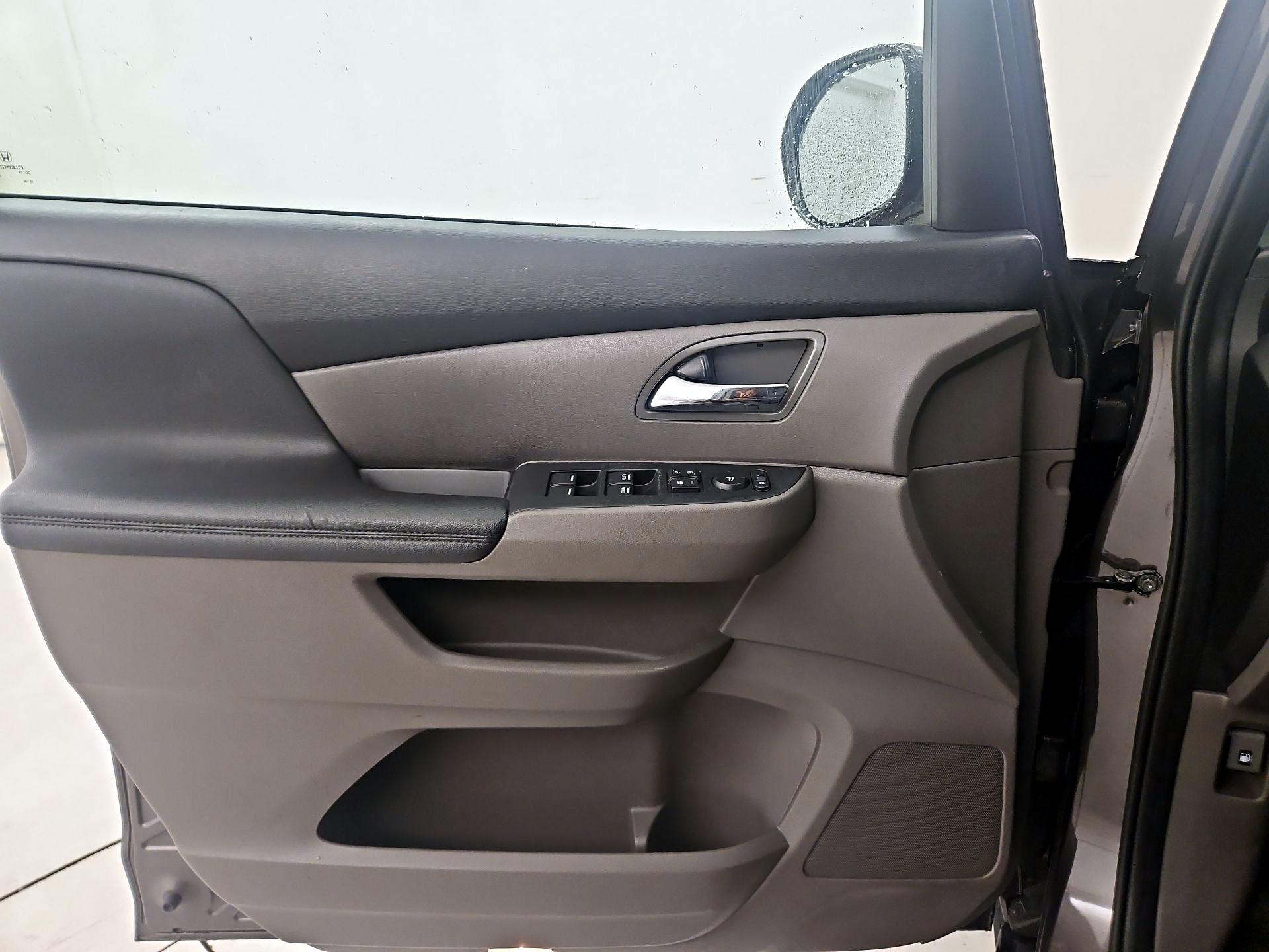 Thumbnail: 2015 Honda Odyssey - 12