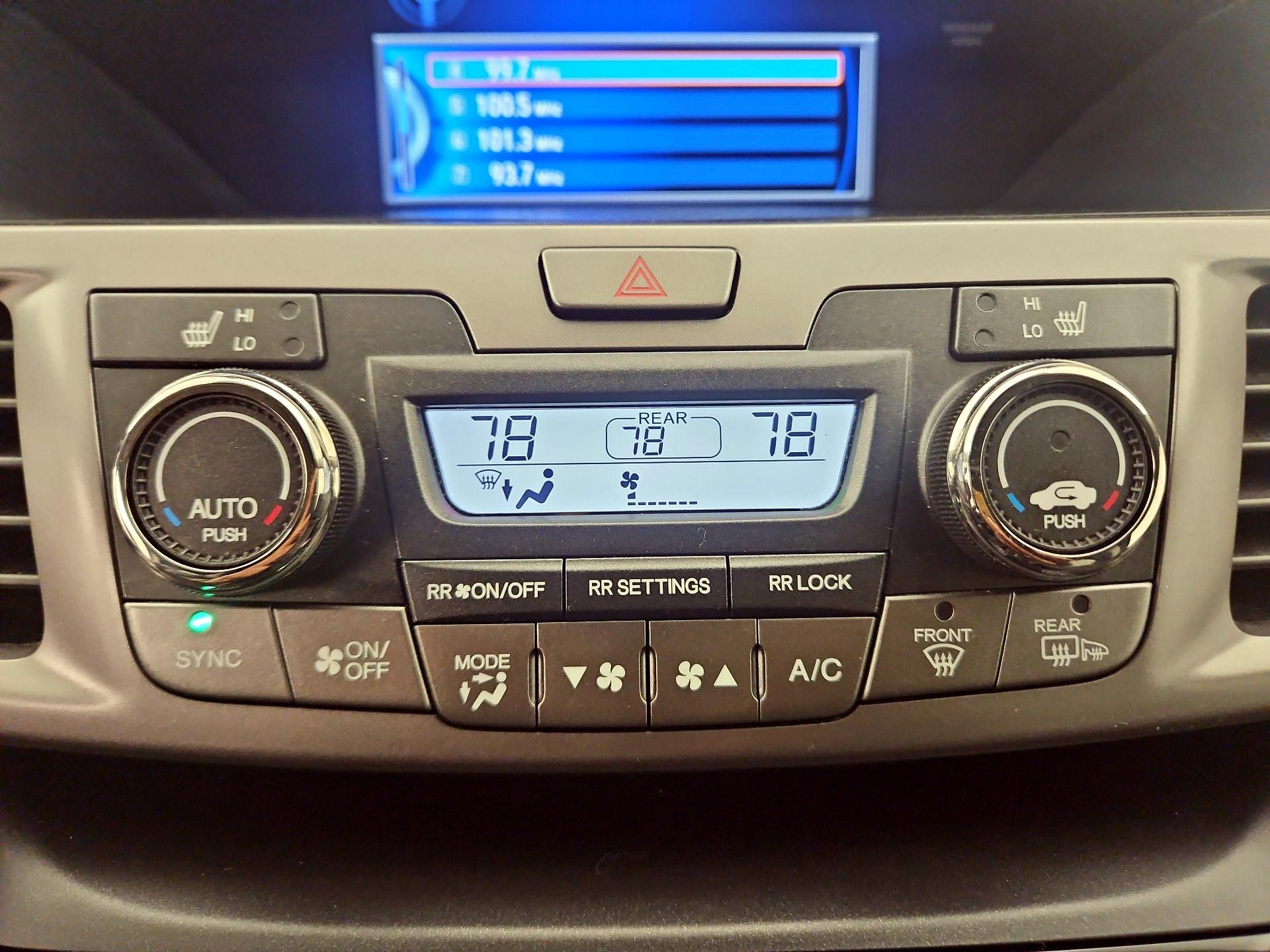Thumbnail: 2015 Honda Odyssey - 17