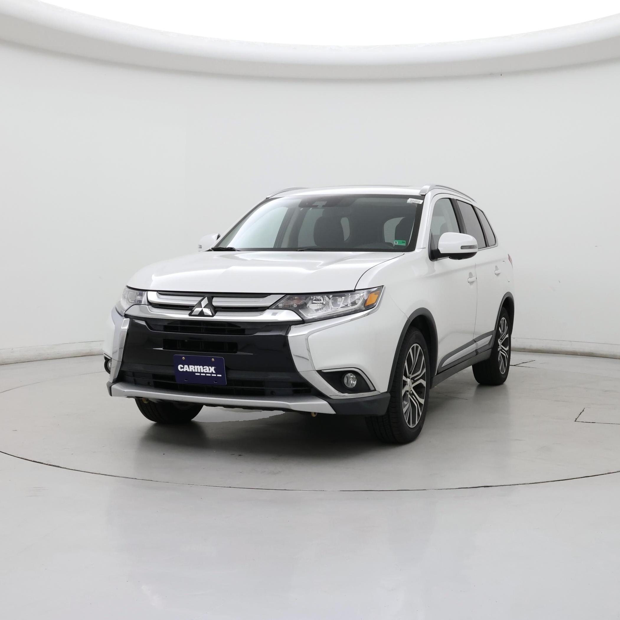 Thumbnail: 2017 Mitsubishi Outlander - 4