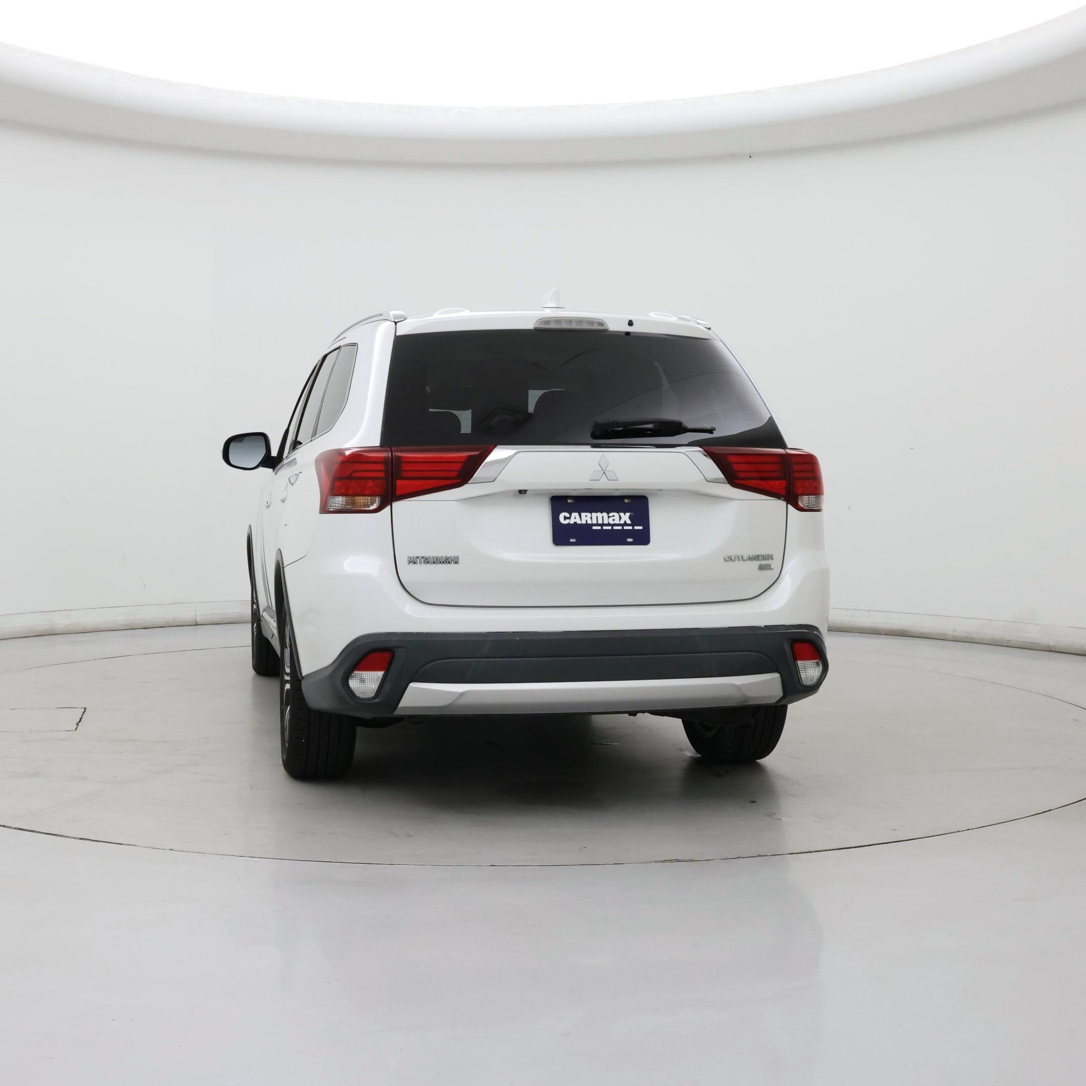 Thumbnail: 2017 Mitsubishi Outlander - 6