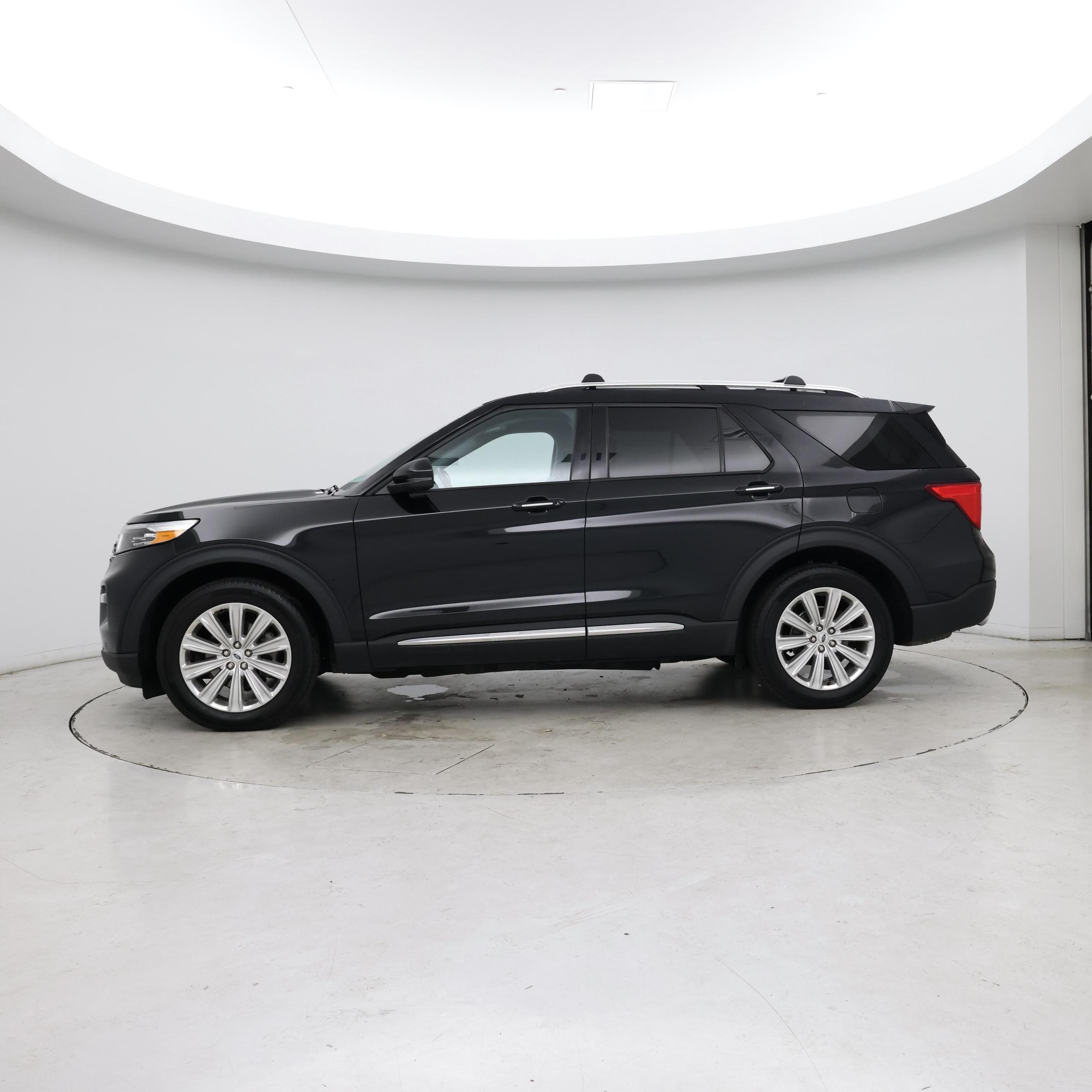 Thumbnail: 2022 Ford Explorer - 3