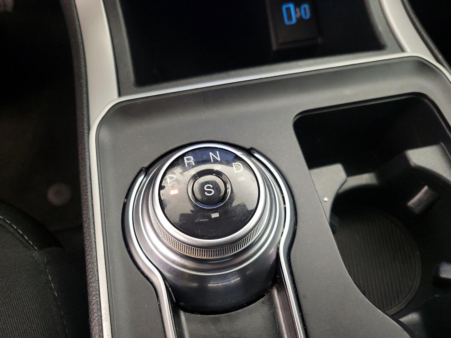 Thumbnail: 2021 Ford Edge - 17