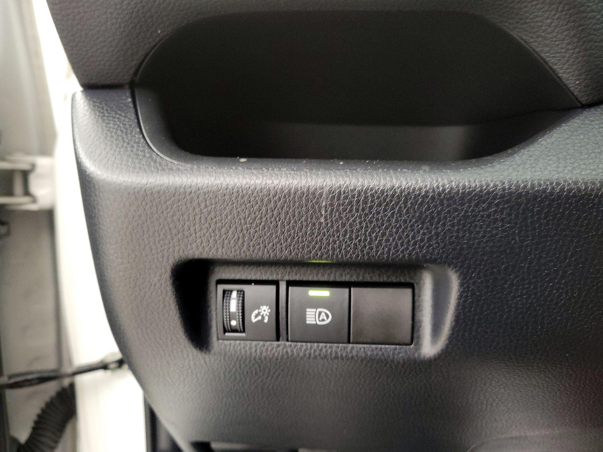 Thumbnail: 2020 Toyota RAV4 - 13