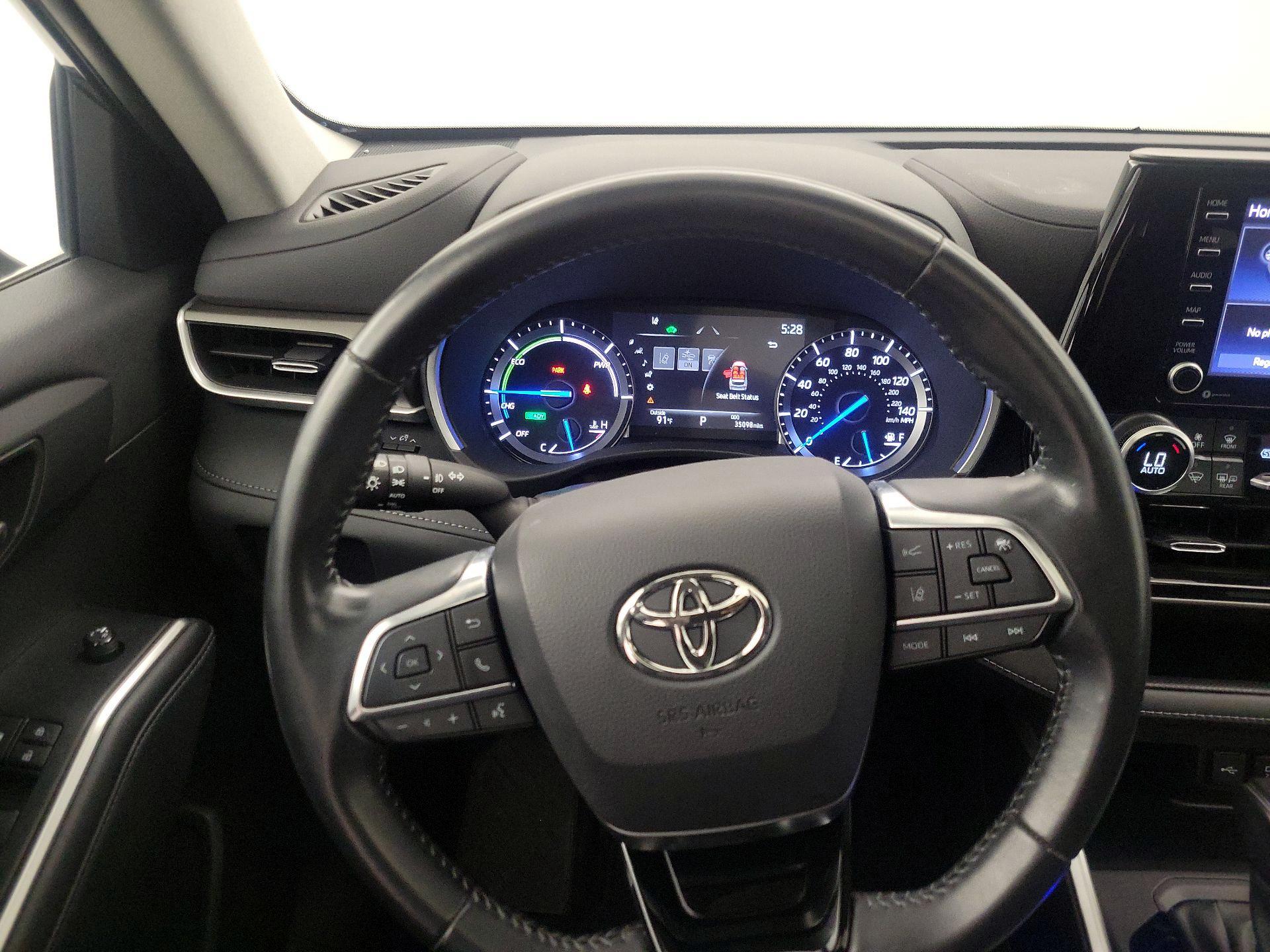 Thumbnail: 2021 Toyota Highlander - 10