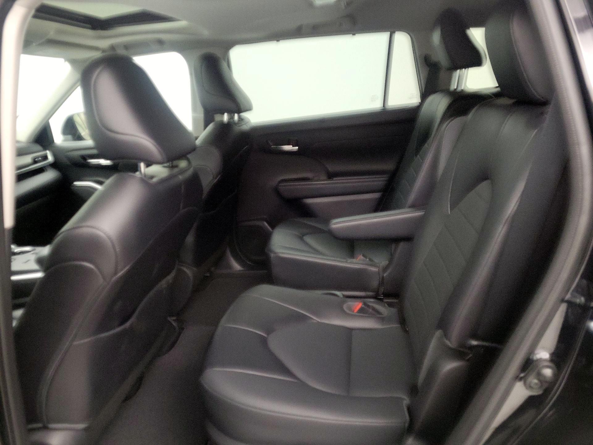 Thumbnail: 2021 Toyota Highlander - 19
