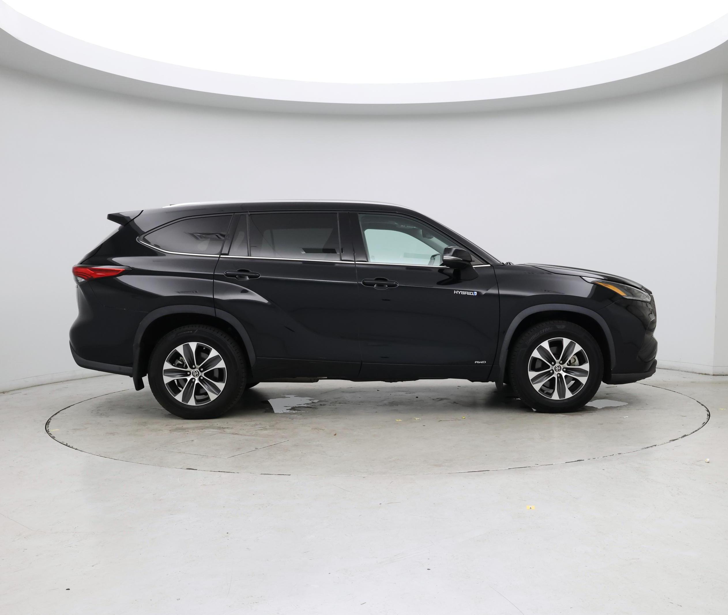 Thumbnail: 2021 Toyota Highlander - 7