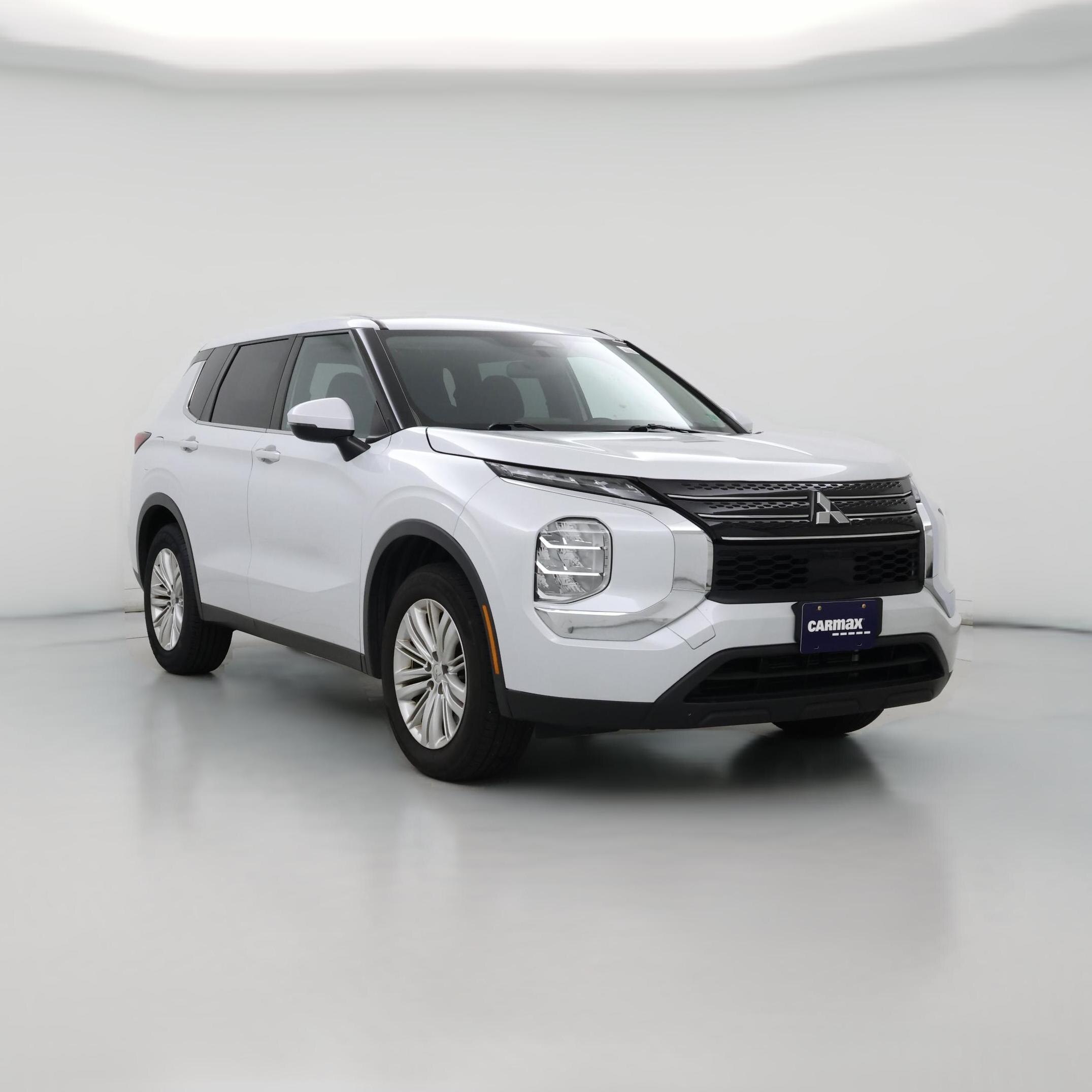 Thumbnail: 2022 Mitsubishi Outlander - 1