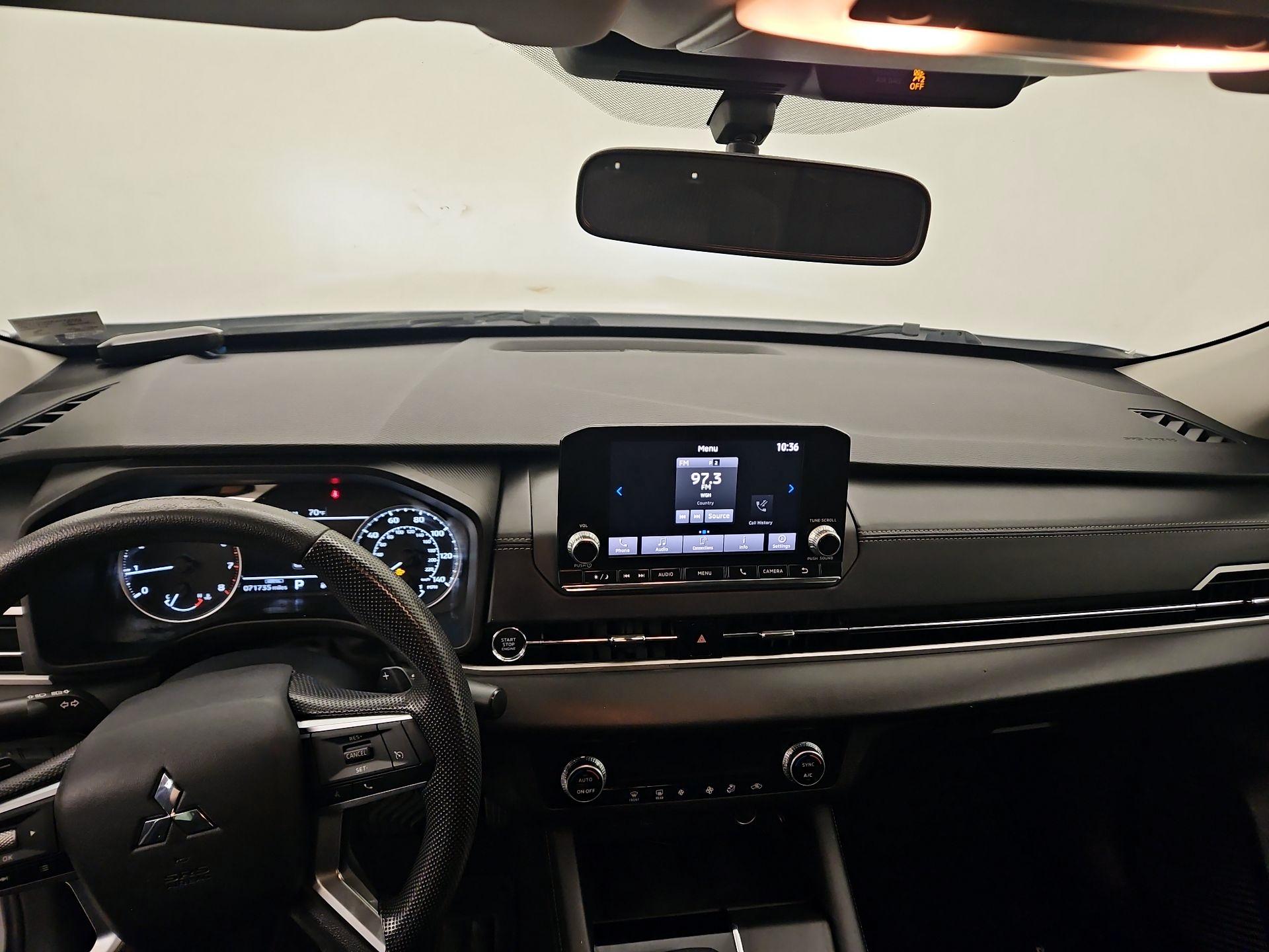 Thumbnail: 2022 Mitsubishi Outlander - 9