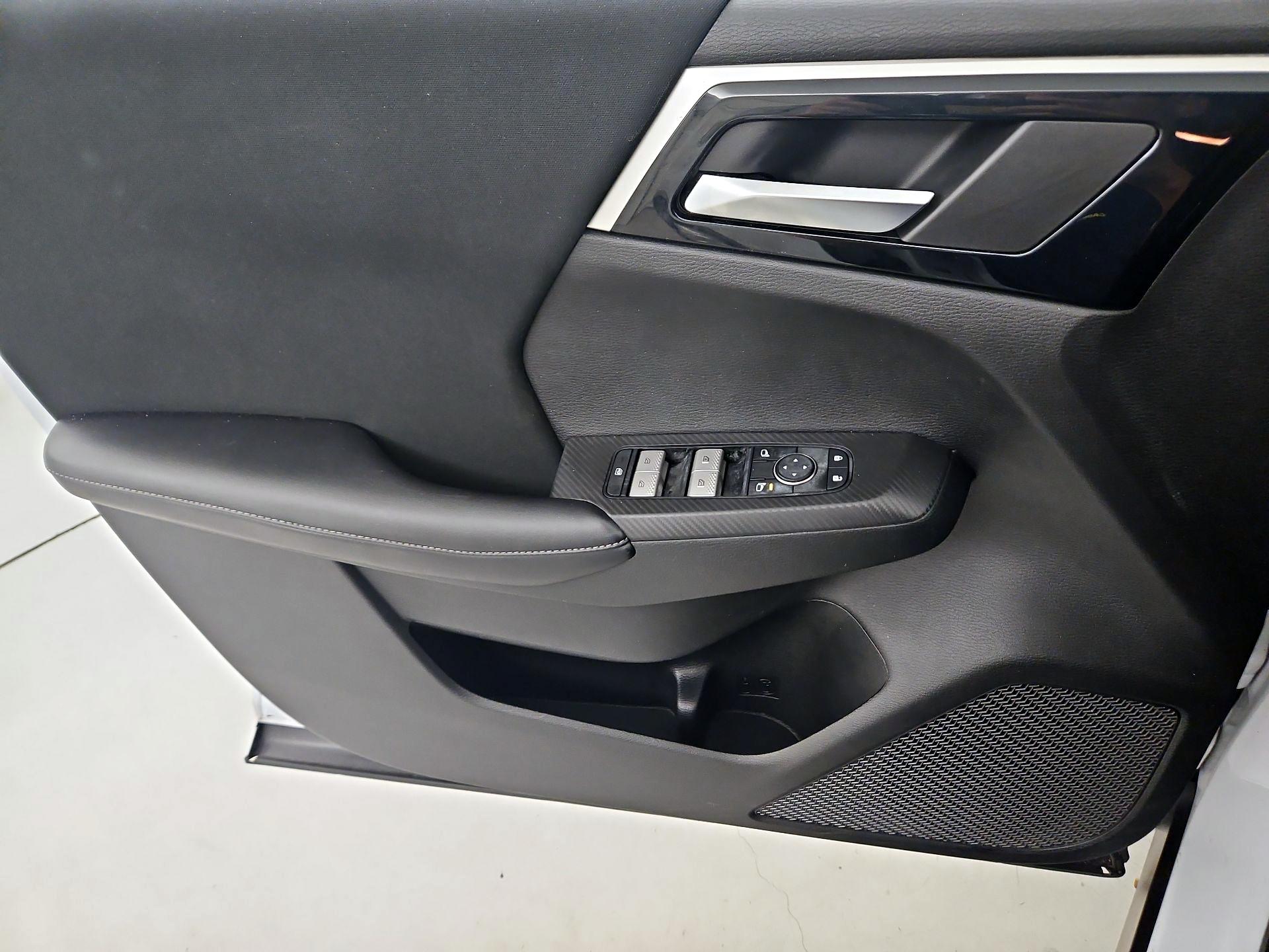 Thumbnail: 2022 Mitsubishi Outlander - 12