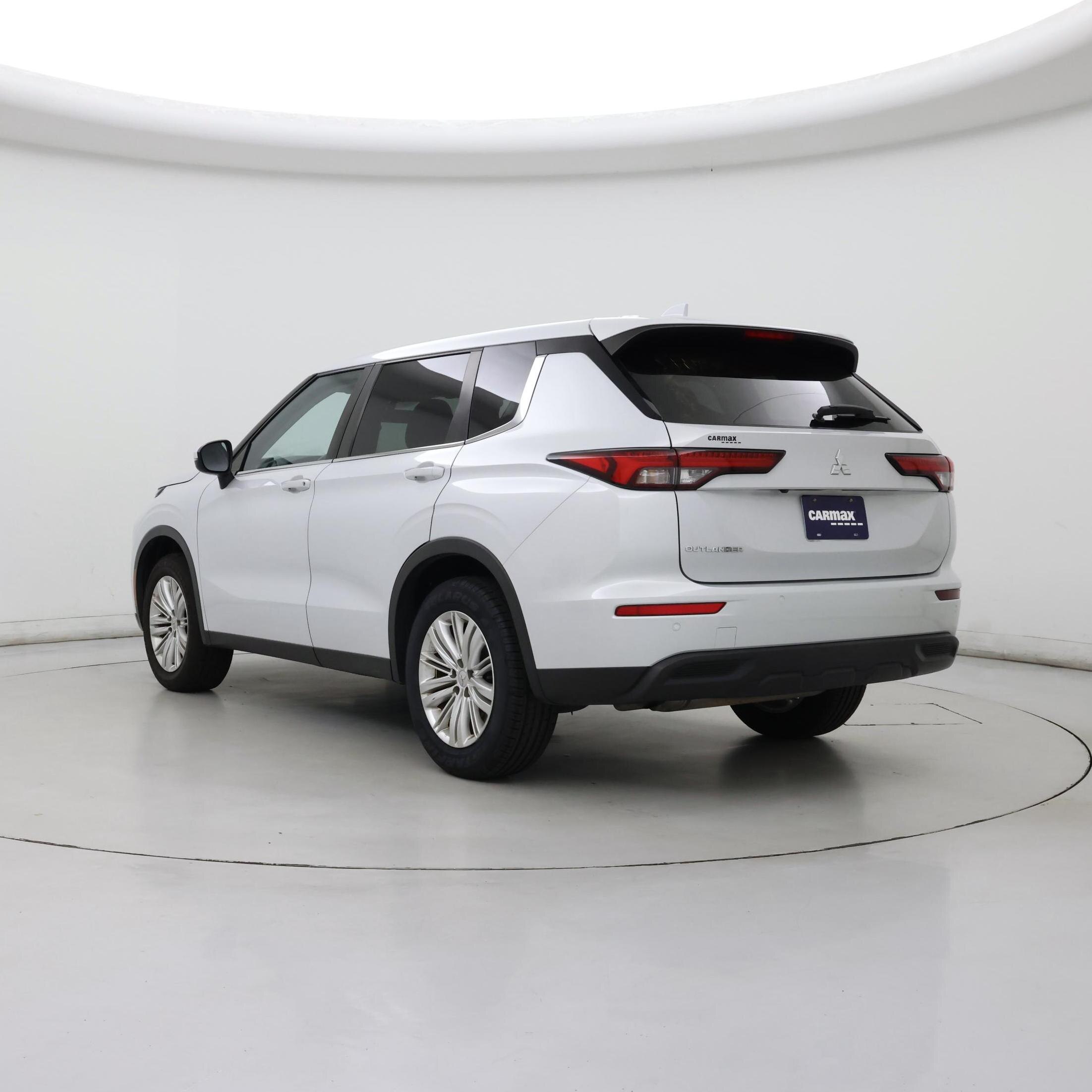 Thumbnail: 2022 Mitsubishi Outlander - 2