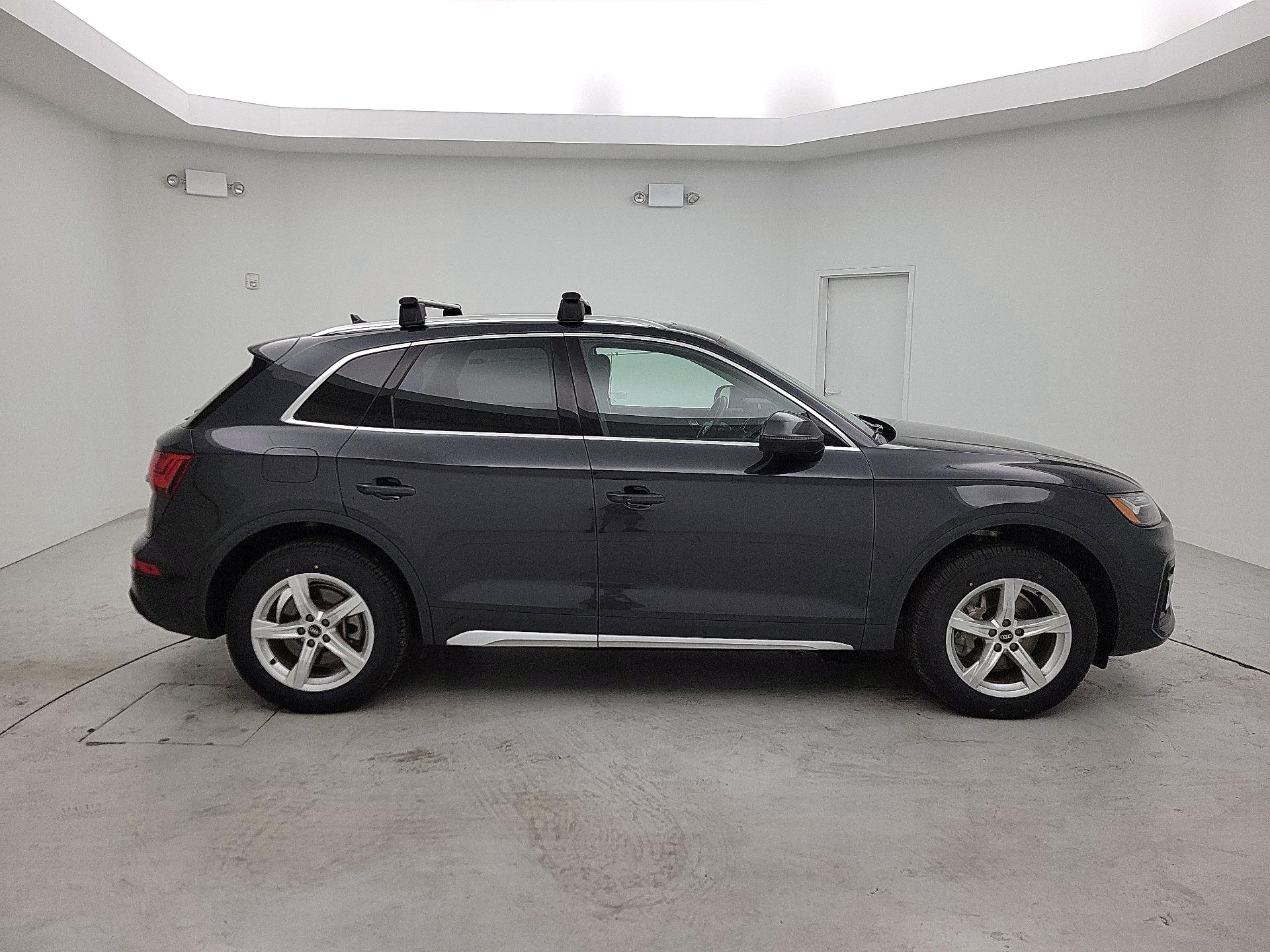 Thumbnail: 2022 Audi Q5 - 4