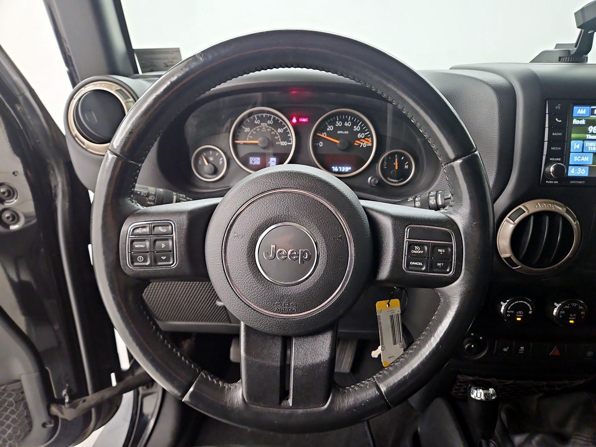 Thumbnail: 2016 Jeep Wrangler - 10