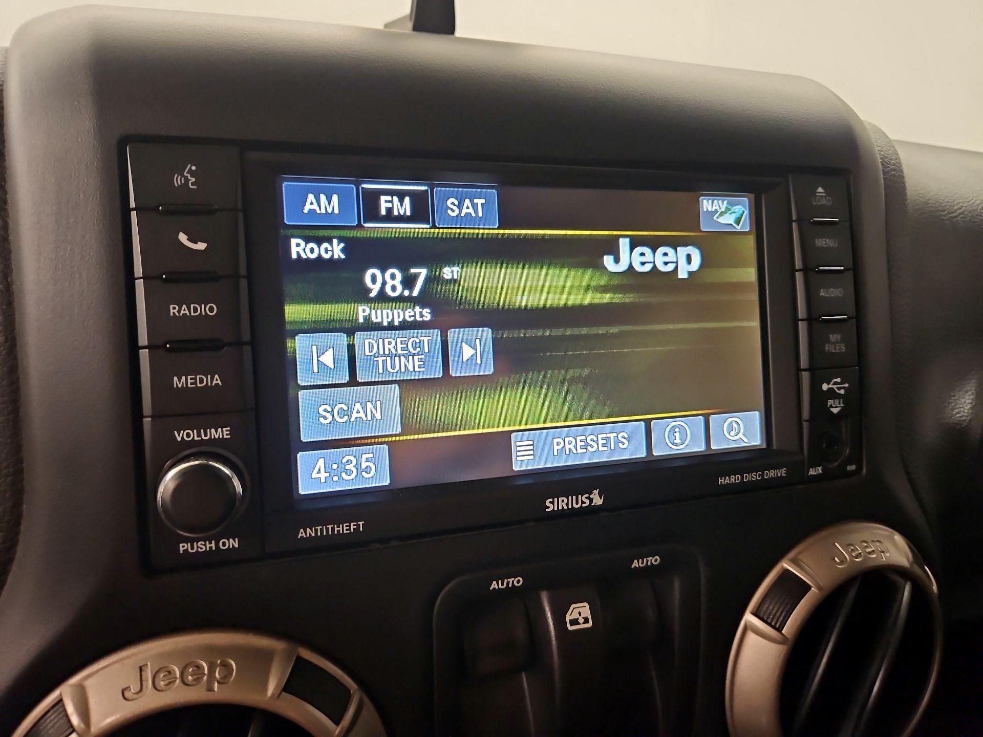Thumbnail: 2016 Jeep Wrangler - 13