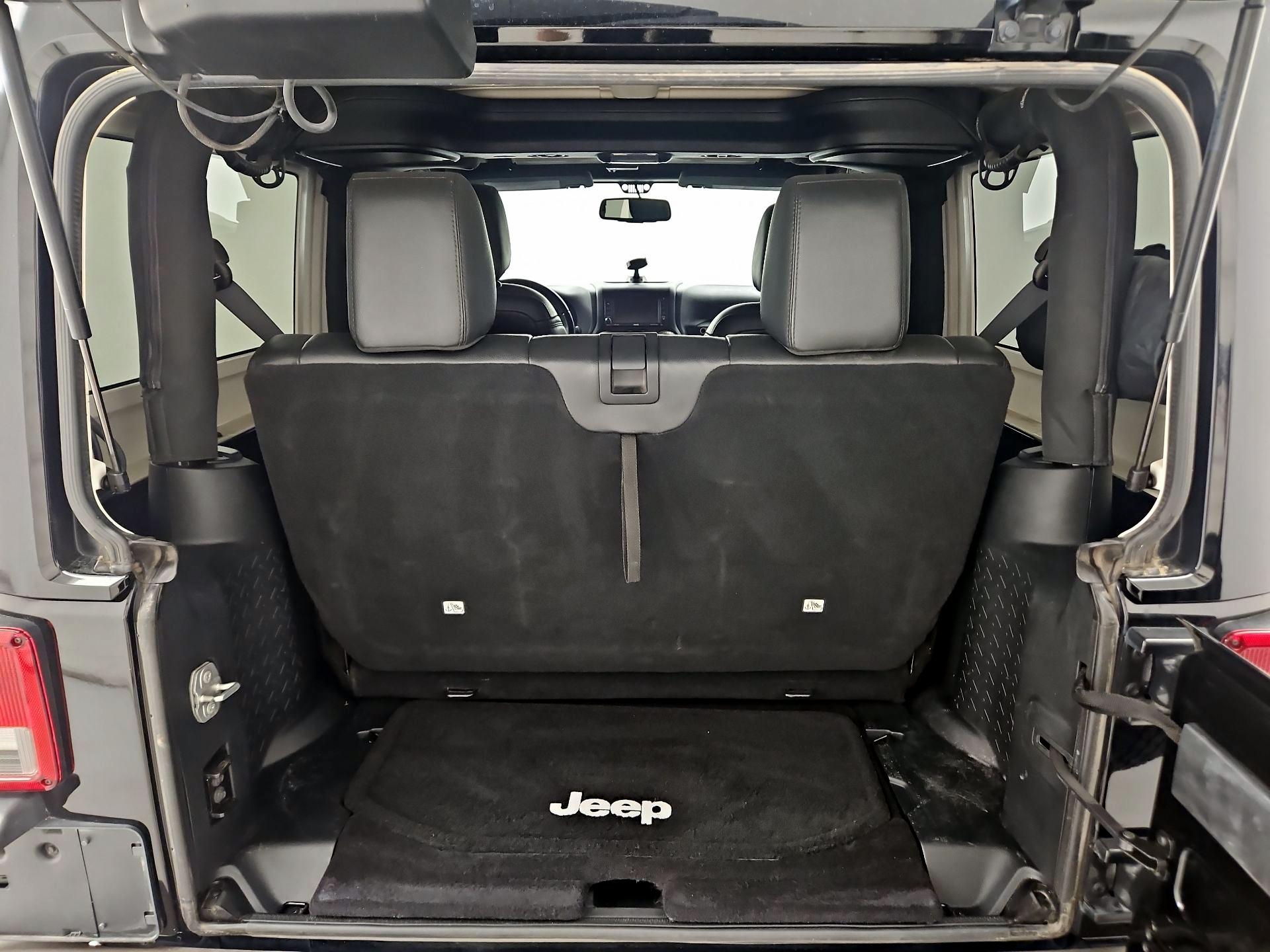 Thumbnail: 2016 Jeep Wrangler - 18