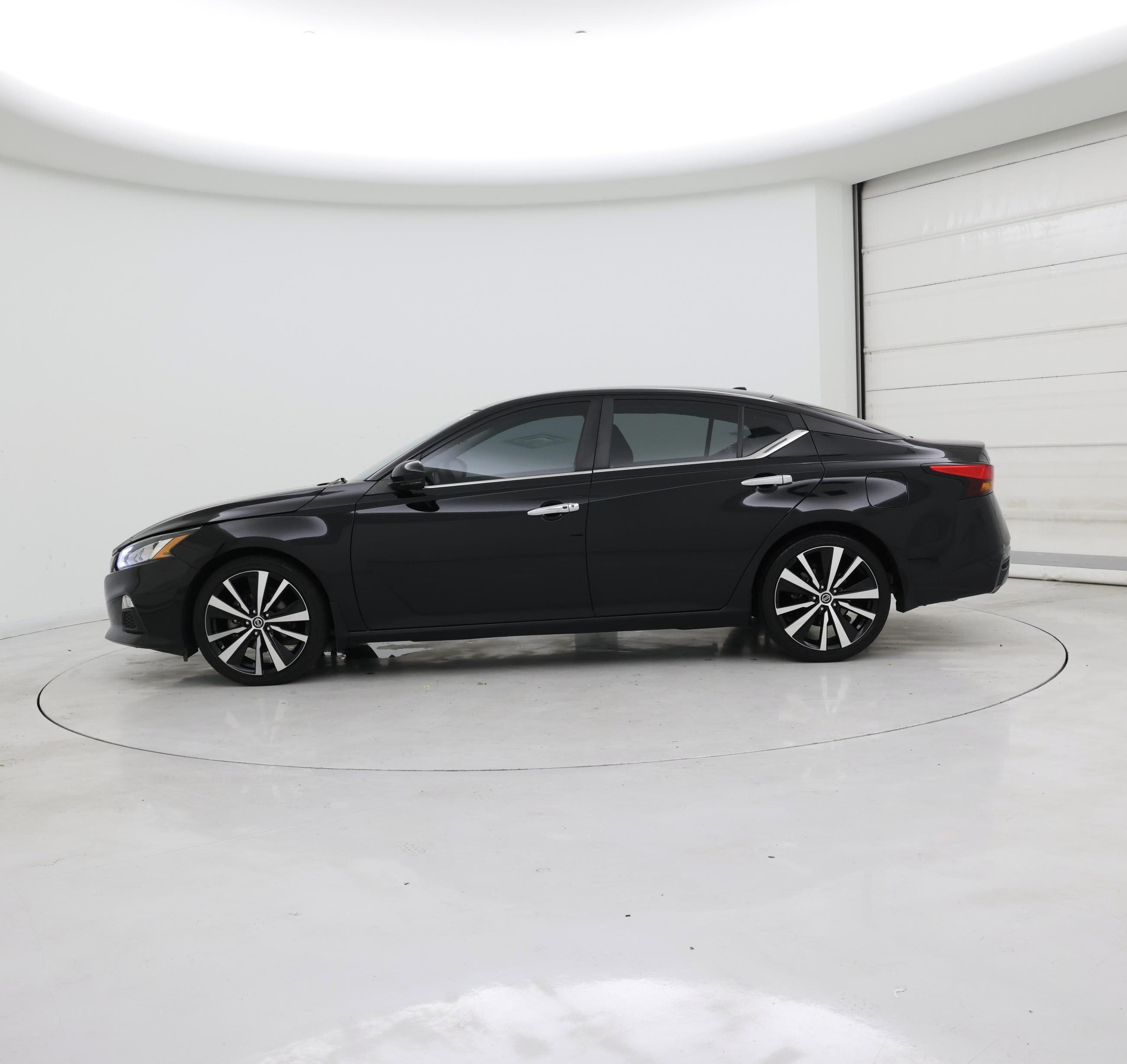 Thumbnail: 2021 Nissan Altima - 3
