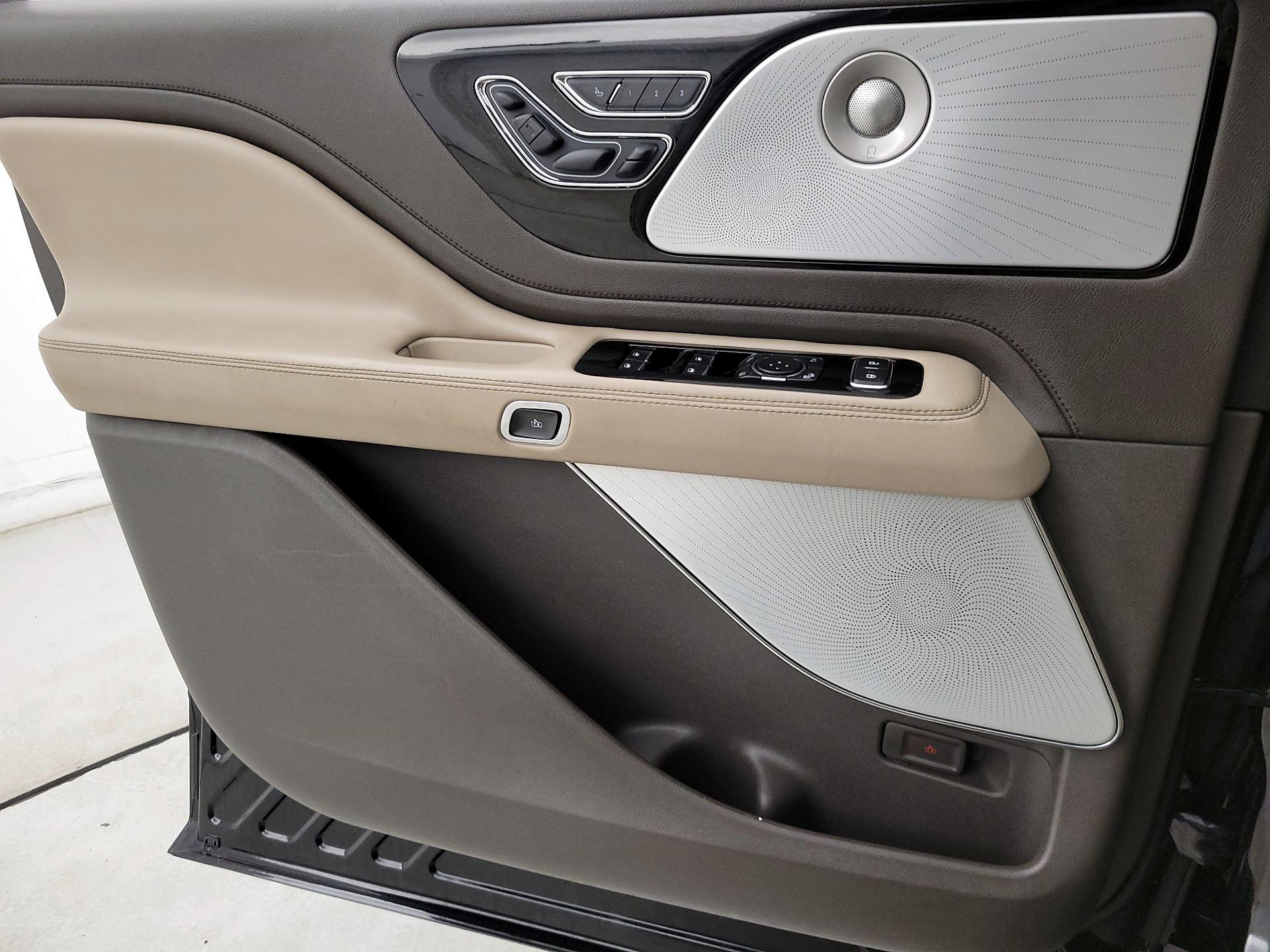 Thumbnail: 2021 Lincoln Aviator - 12