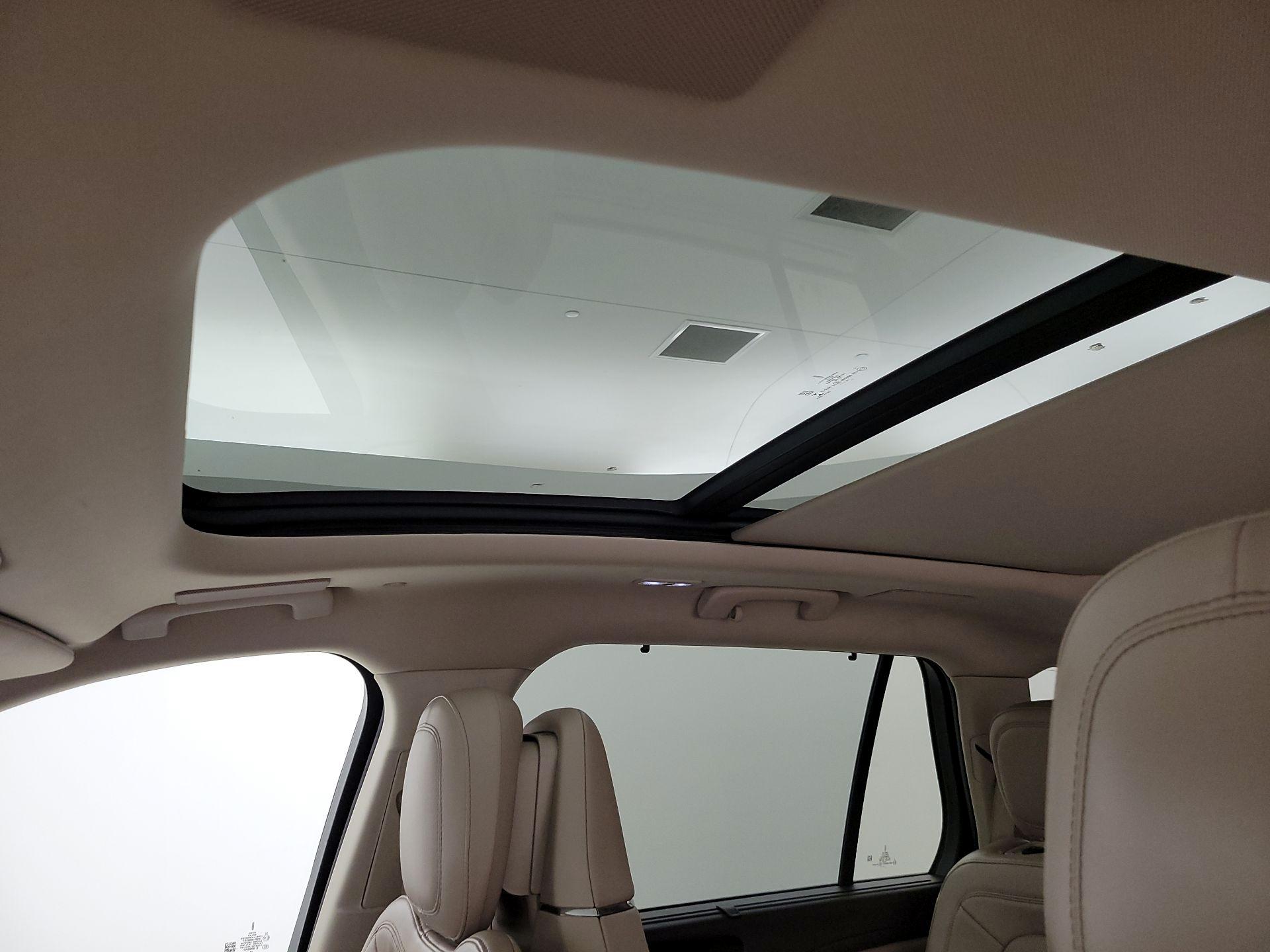 Thumbnail: 2021 Lincoln Aviator - 20