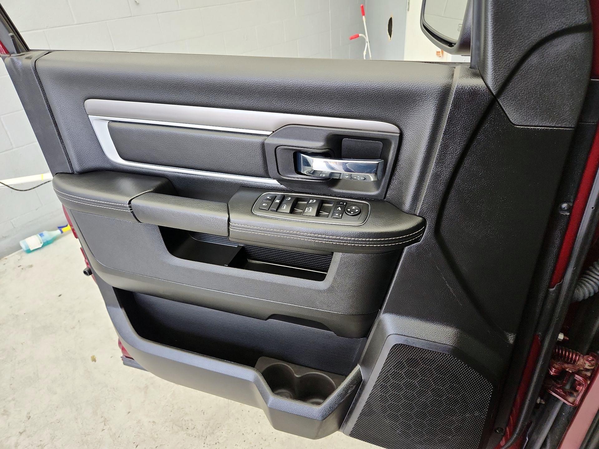 Thumbnail: 2022 RAM 1500 Classic - 12