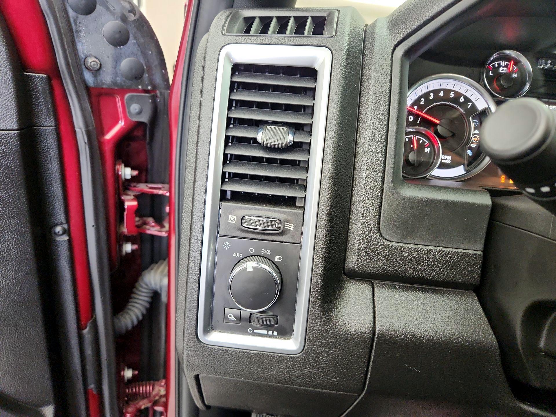 Thumbnail: 2022 RAM 1500 Classic - 13