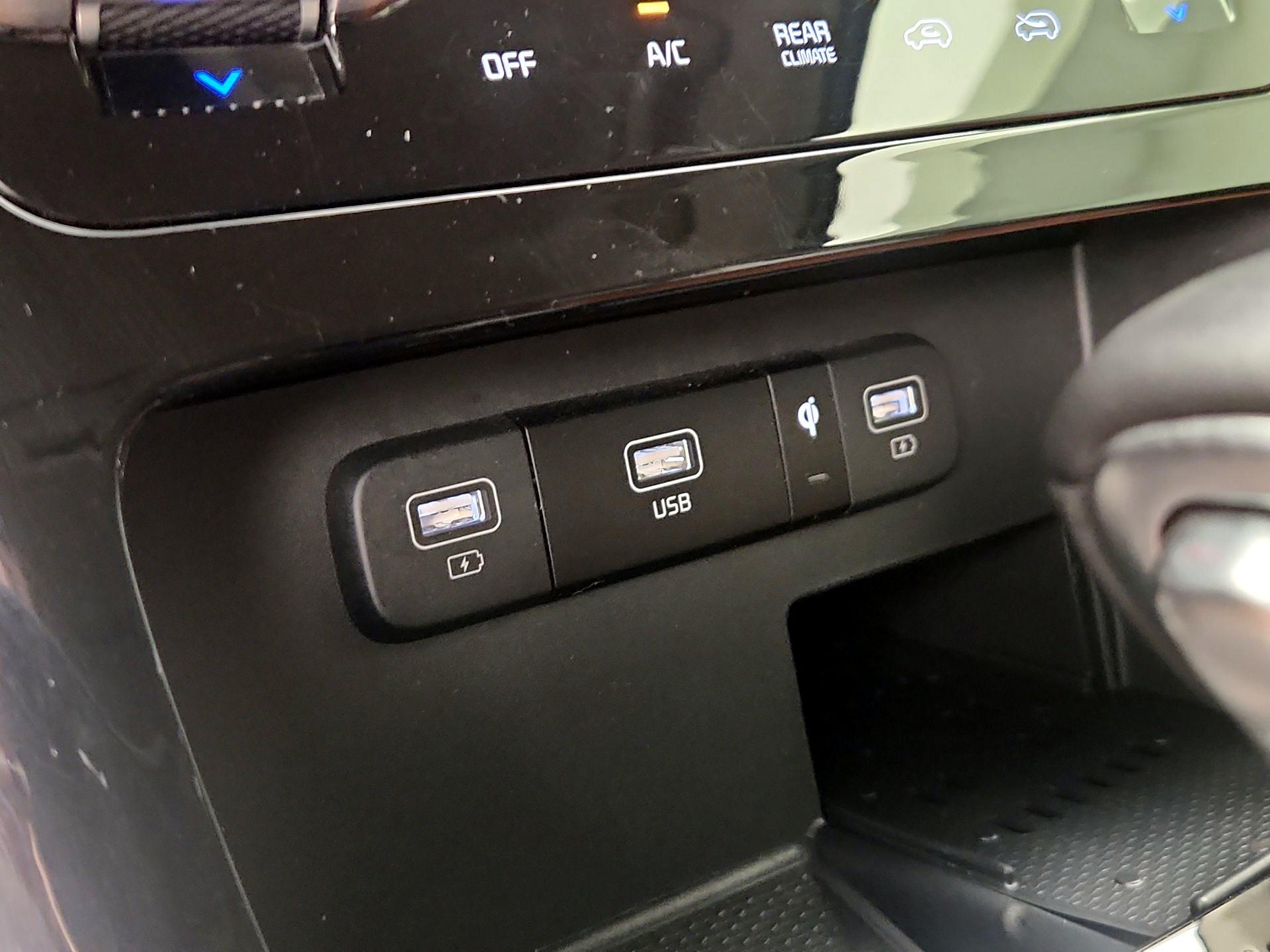 Thumbnail: 2024 Kia Carnival - 19