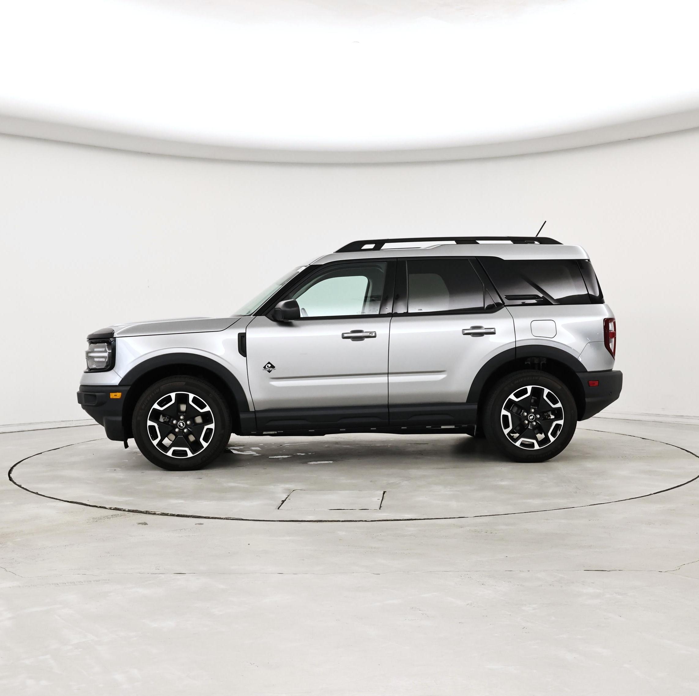 Thumbnail: 2023 Ford Bronco Sport - 3