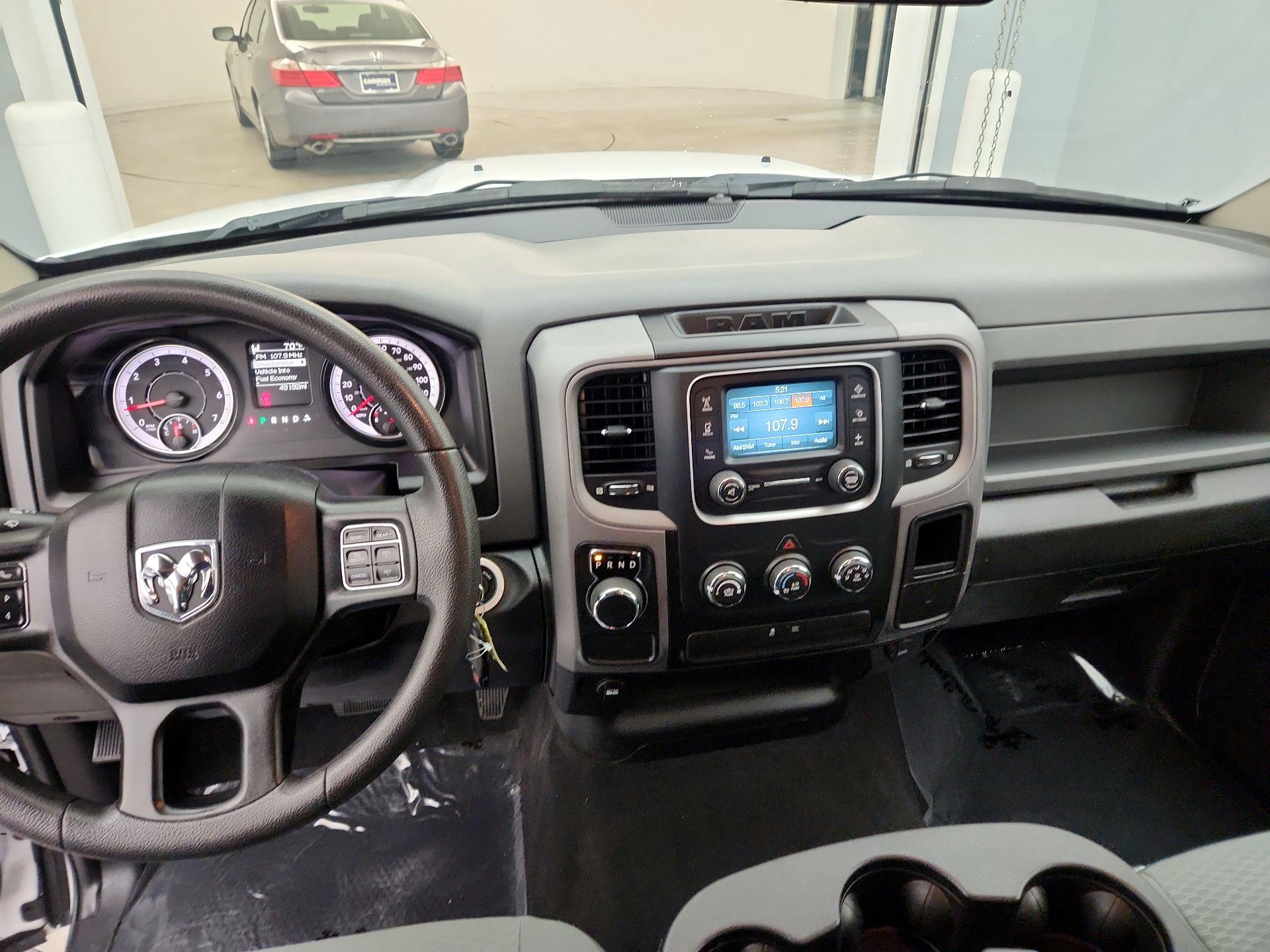 Thumbnail: 2020 RAM 1500 Classic - 9