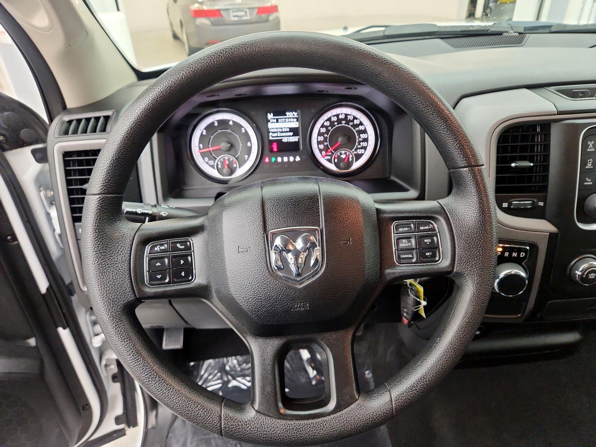Thumbnail: 2020 RAM 1500 Classic - 10