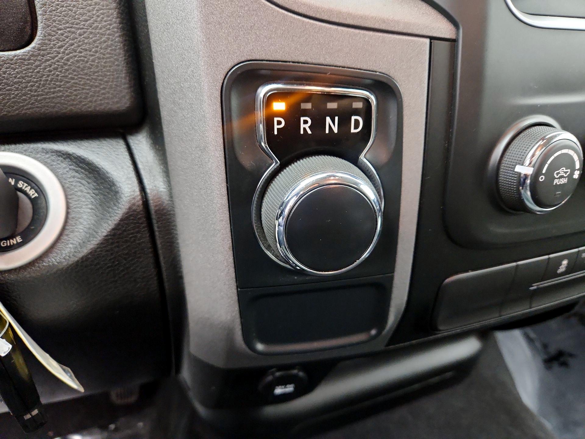 Thumbnail: 2020 RAM 1500 Classic - 17