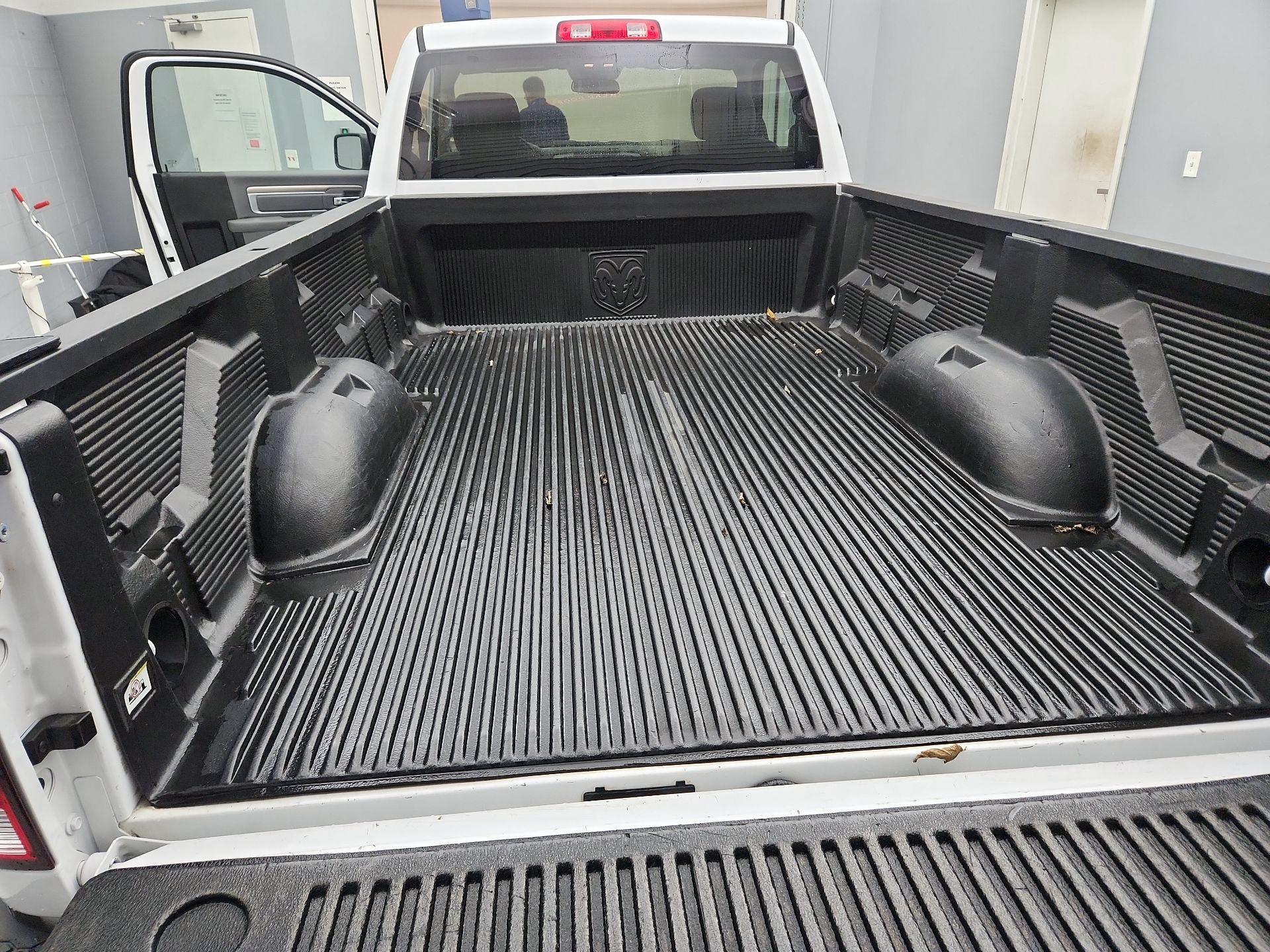 Thumbnail: 2020 RAM 1500 Classic - 19