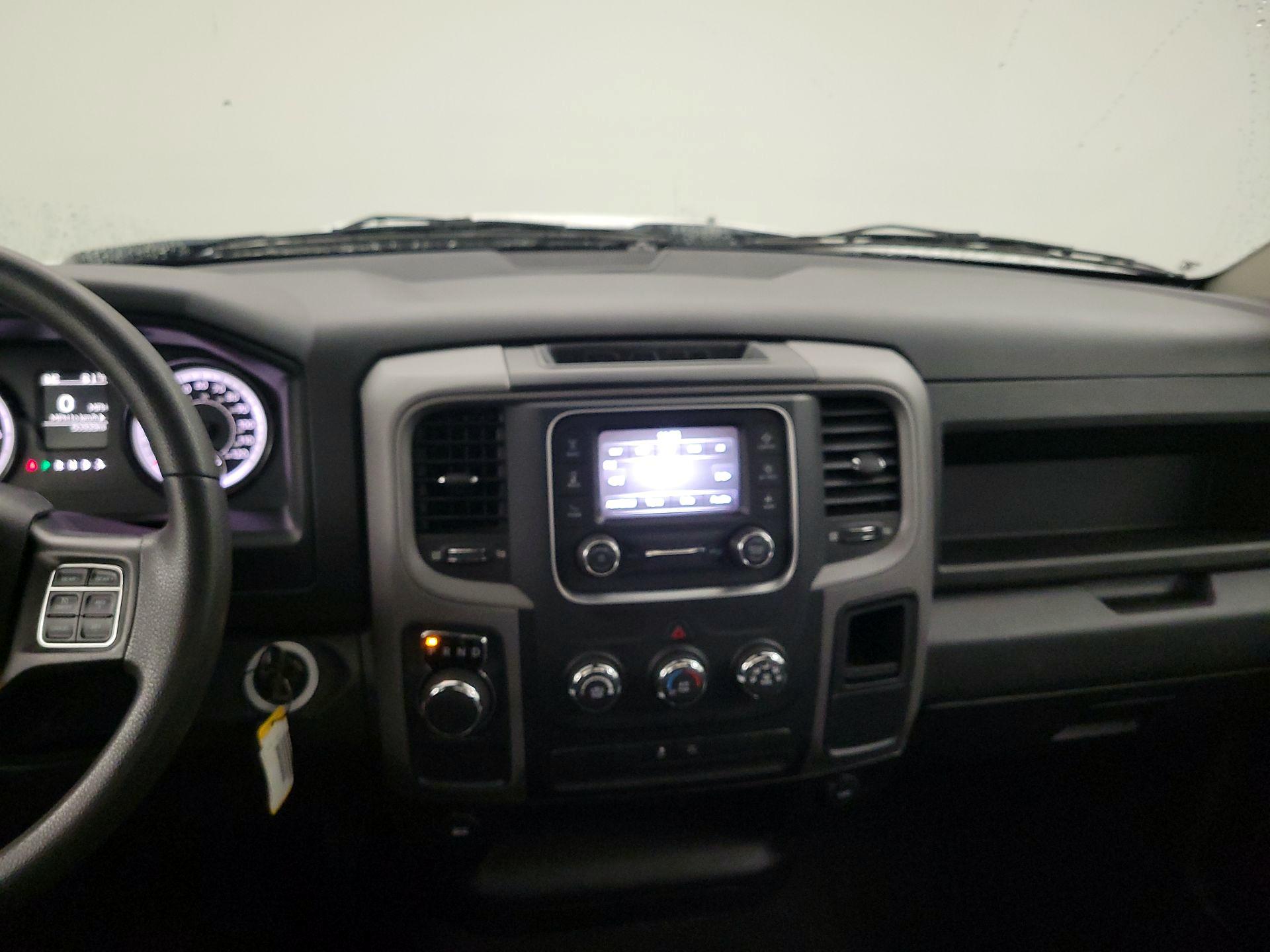 Thumbnail: 2021 RAM 1500 Classic - 9