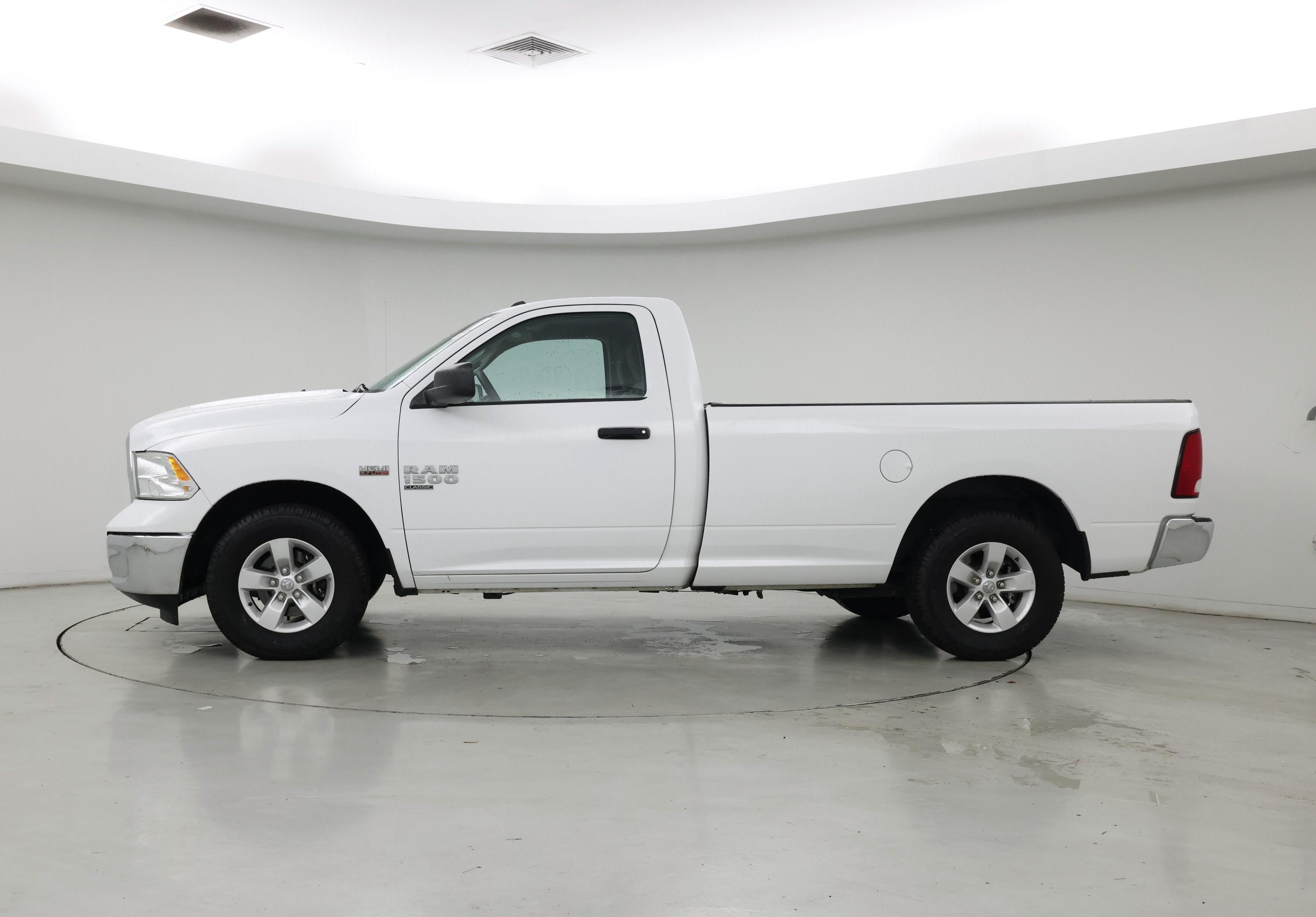 Thumbnail: 2021 RAM 1500 Classic - 3