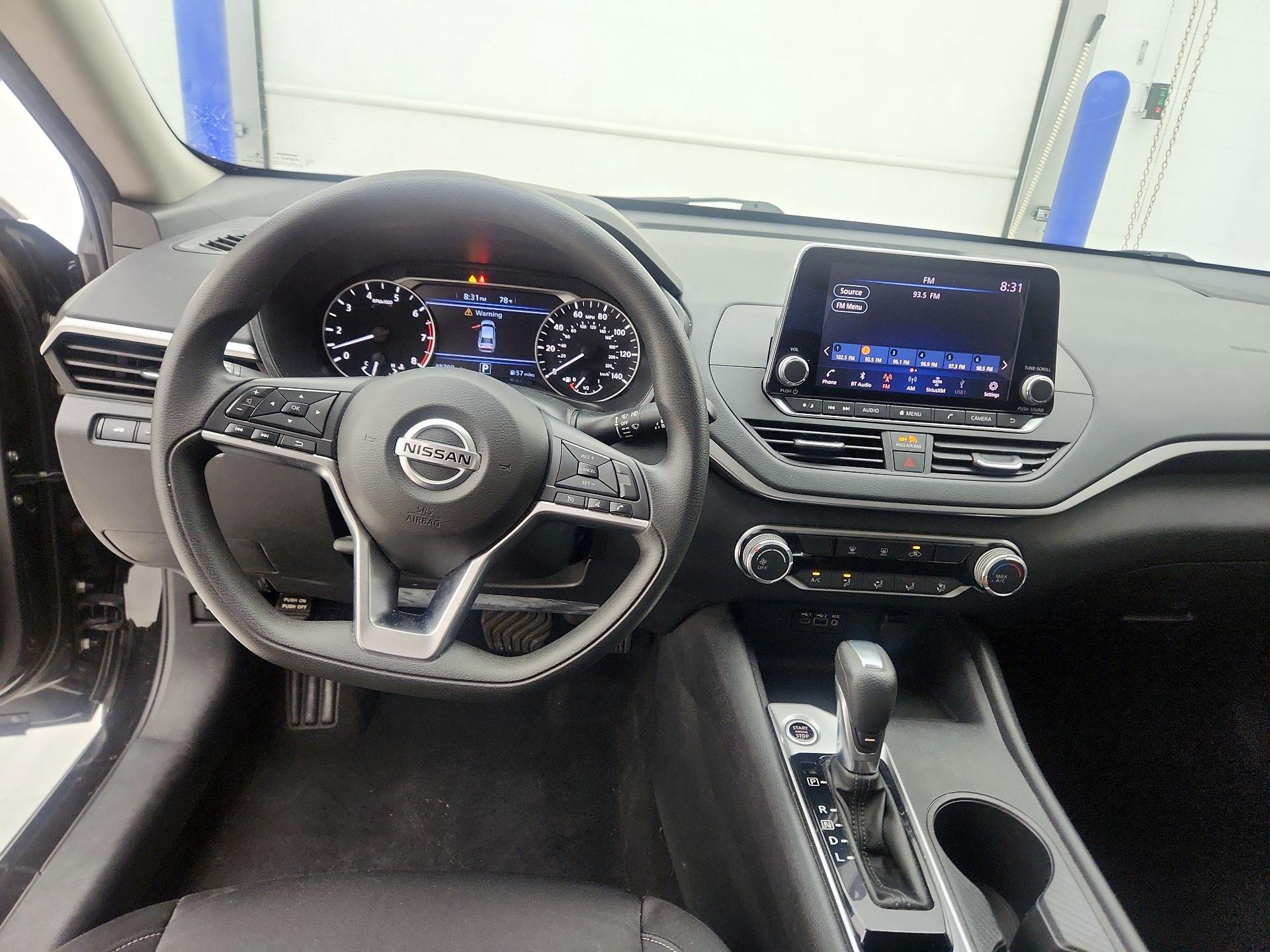 Thumbnail: 2020 Nissan Altima - 9