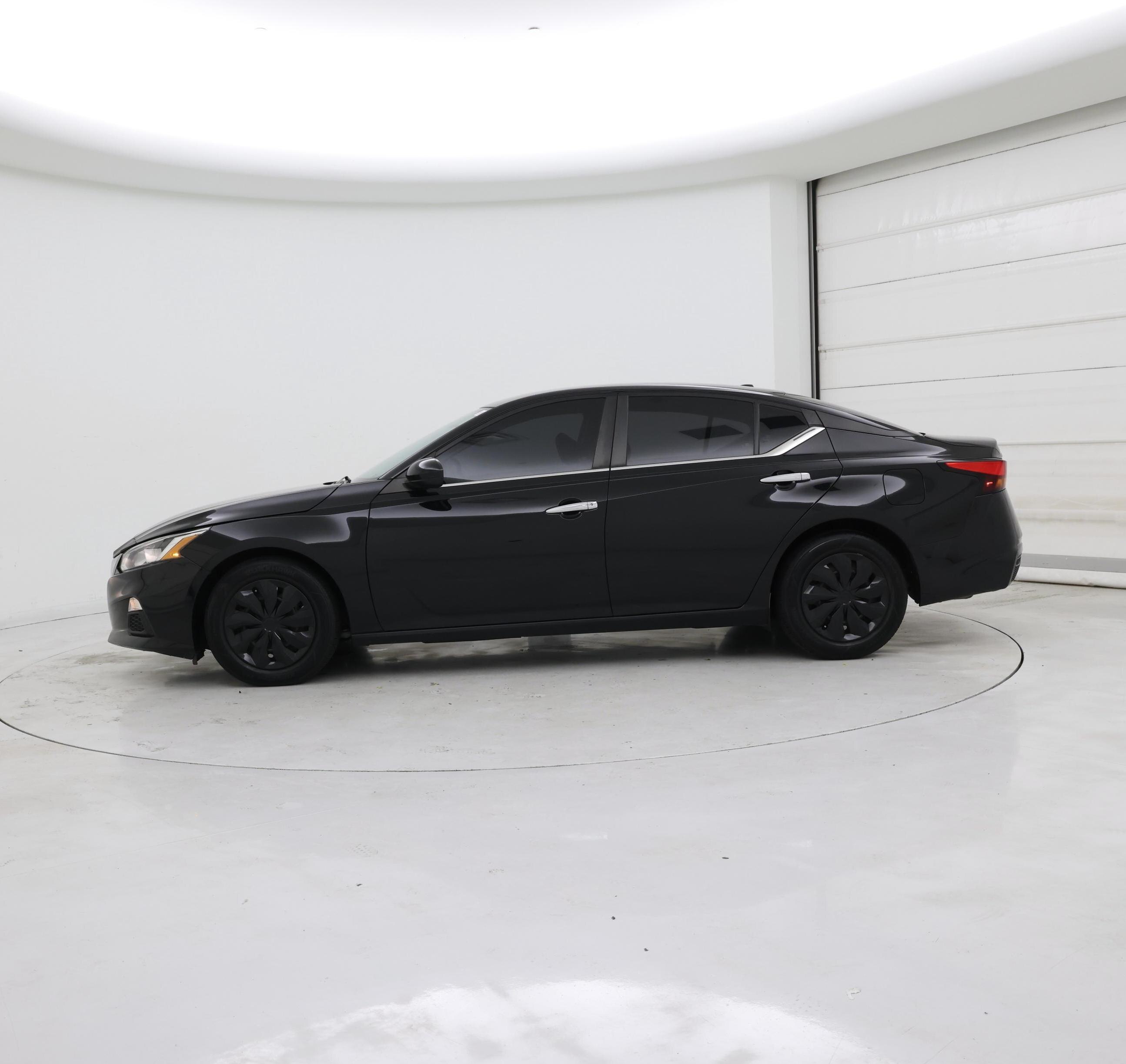 Thumbnail: 2020 Nissan Altima - 3