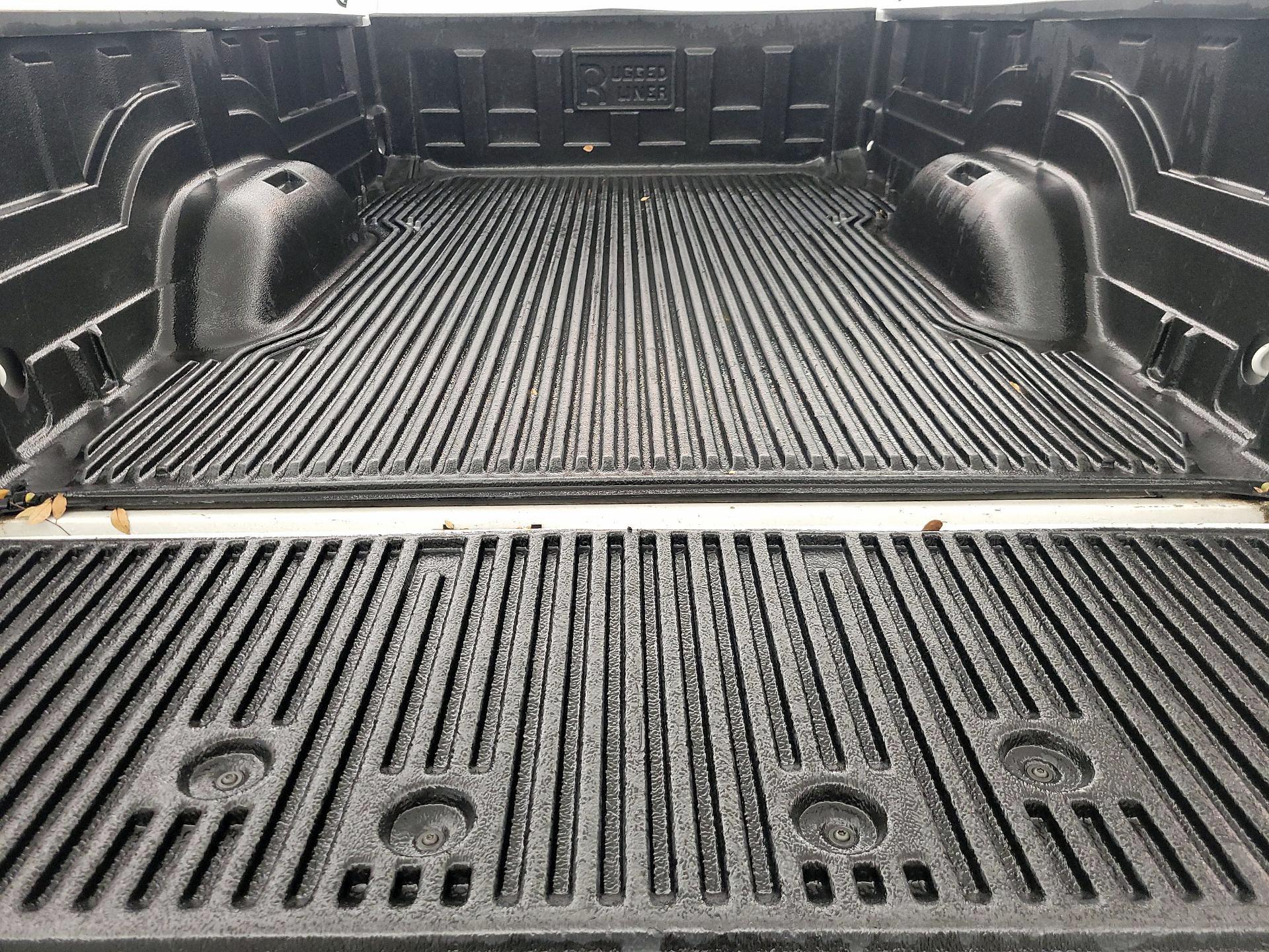 Thumbnail: 2021 RAM 1500 Classic - 19