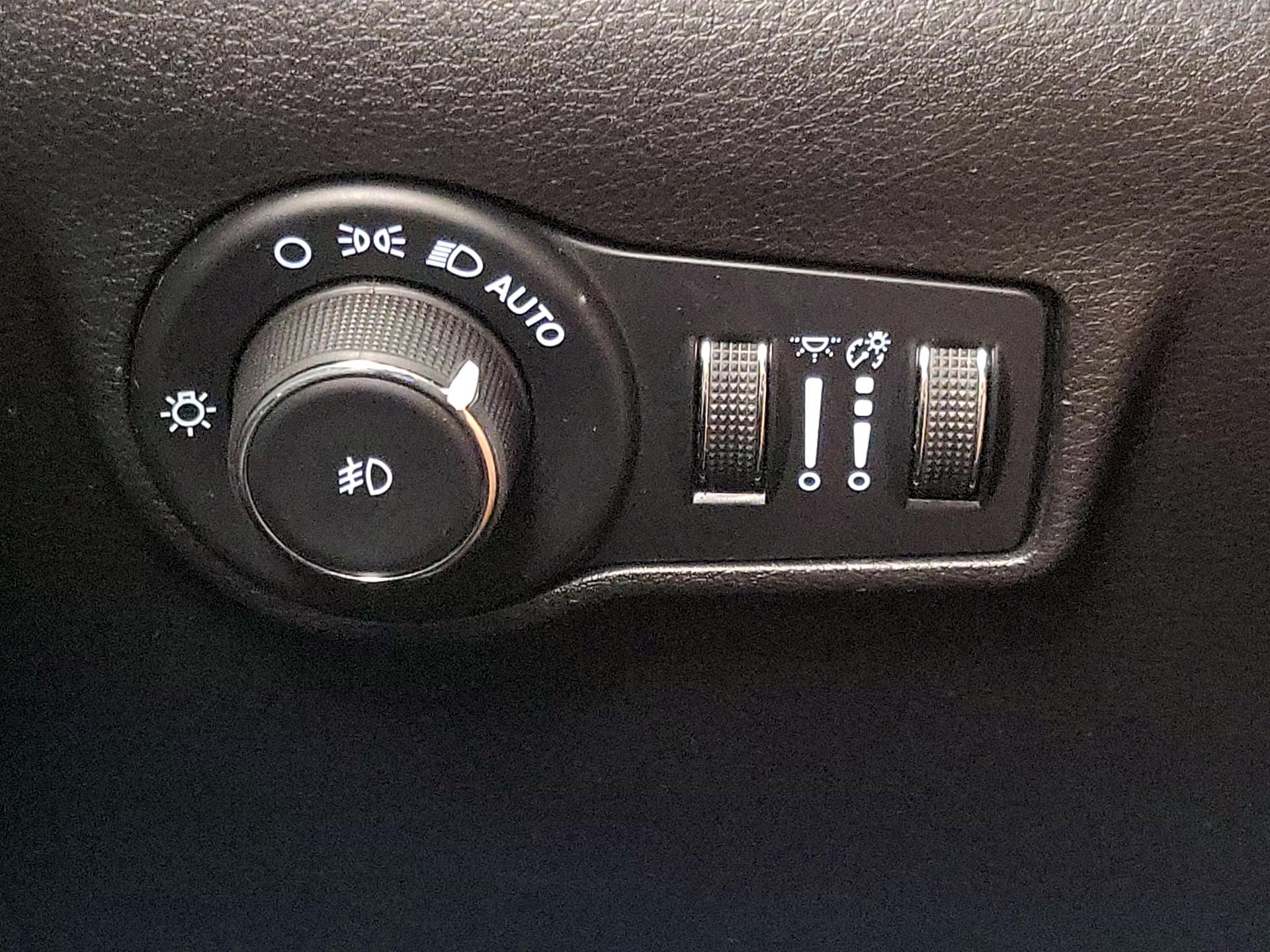 Thumbnail: 2022 Jeep Compass - 13