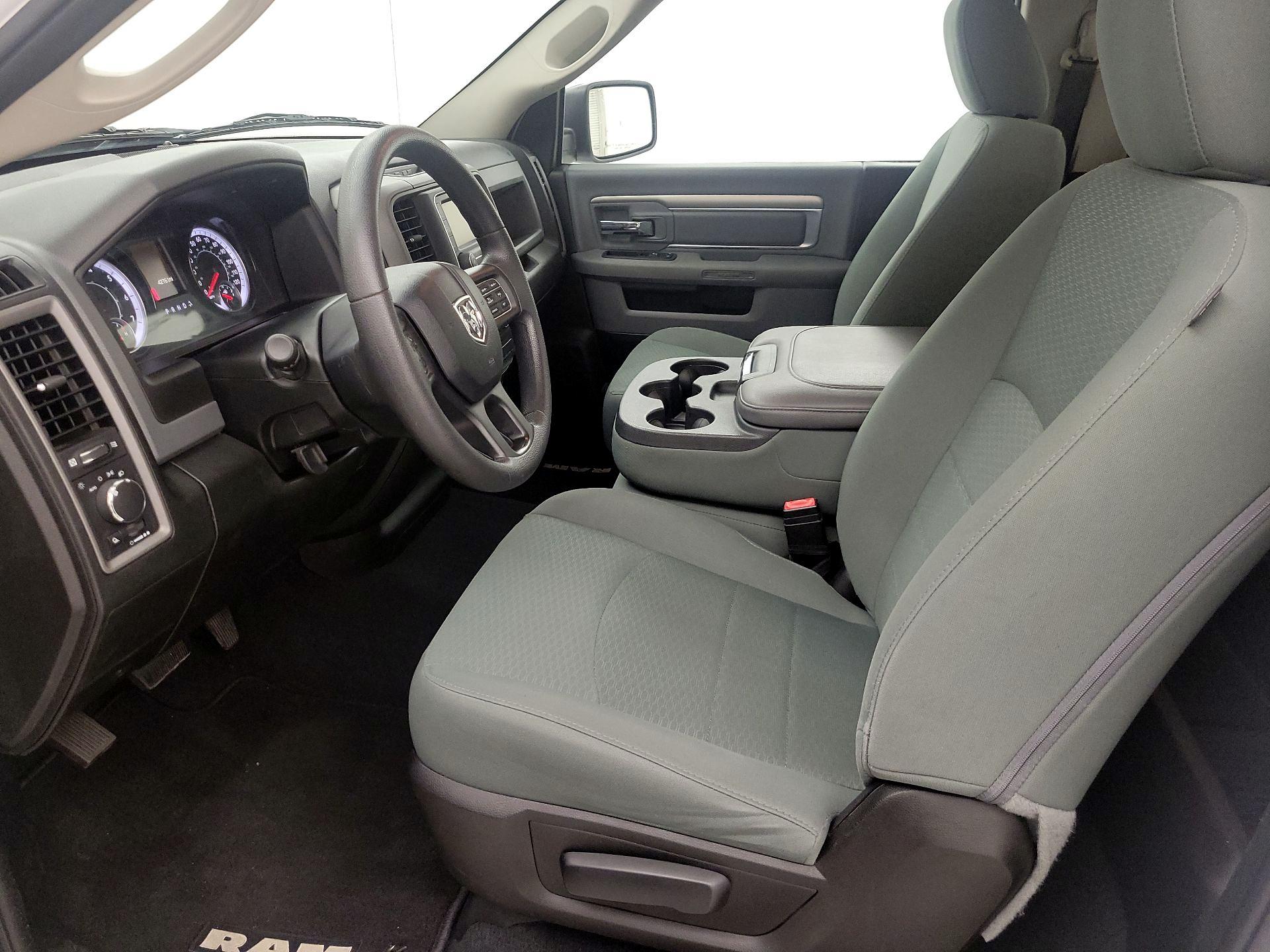 Thumbnail: 2020 RAM 1500 Classic - 11