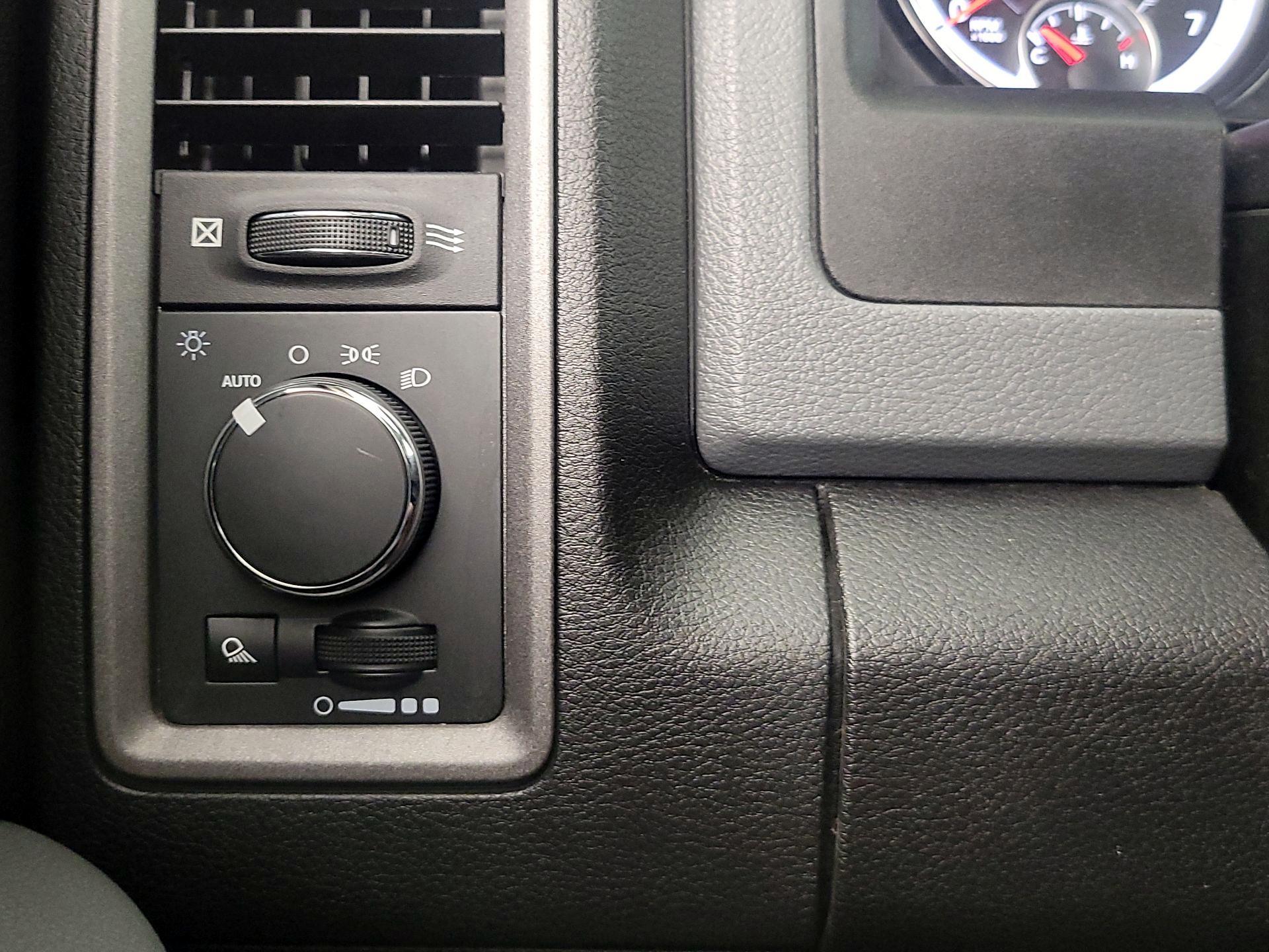 Thumbnail: 2020 RAM 1500 Classic - 13