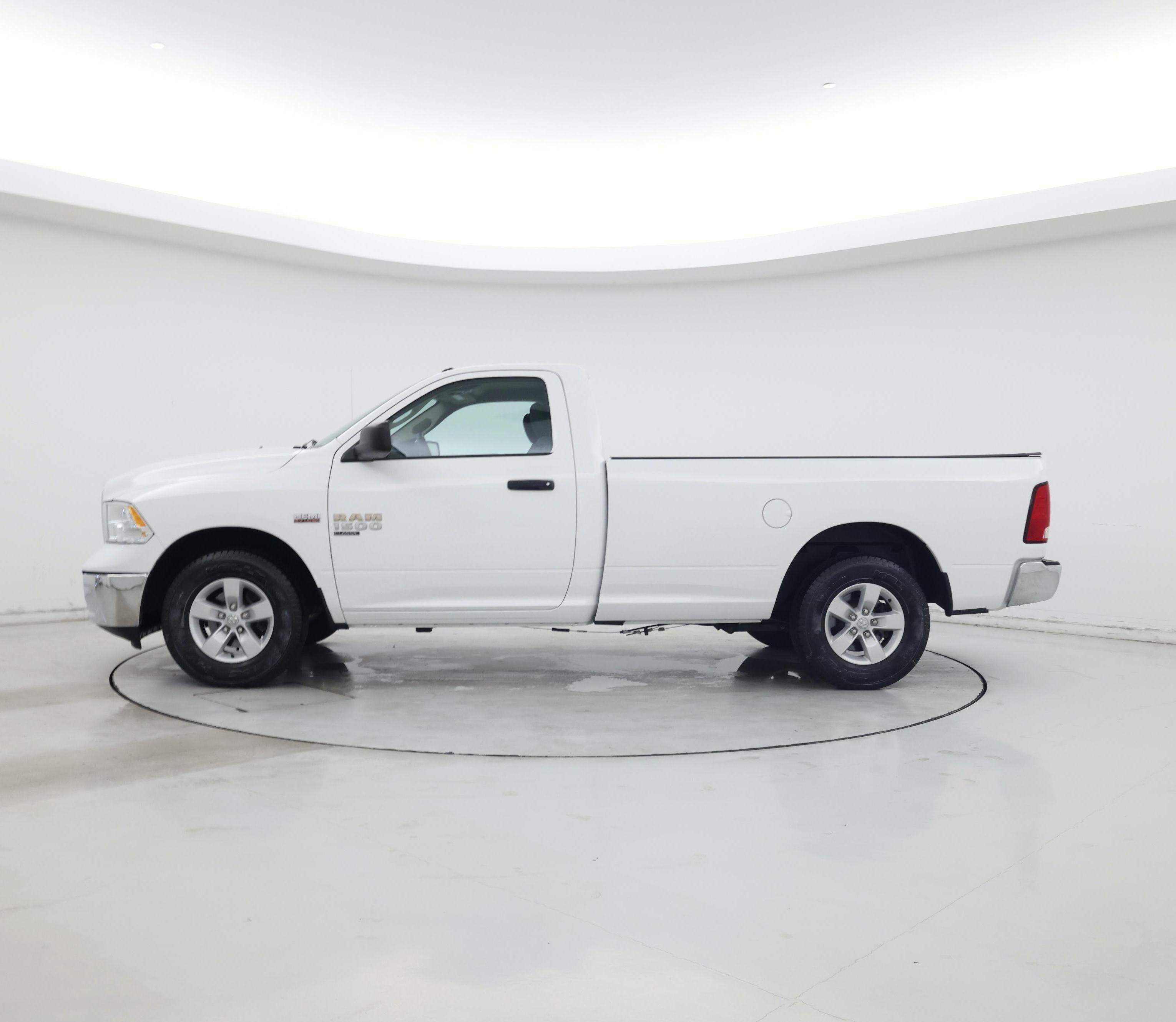 Thumbnail: 2020 RAM 1500 Classic - 3