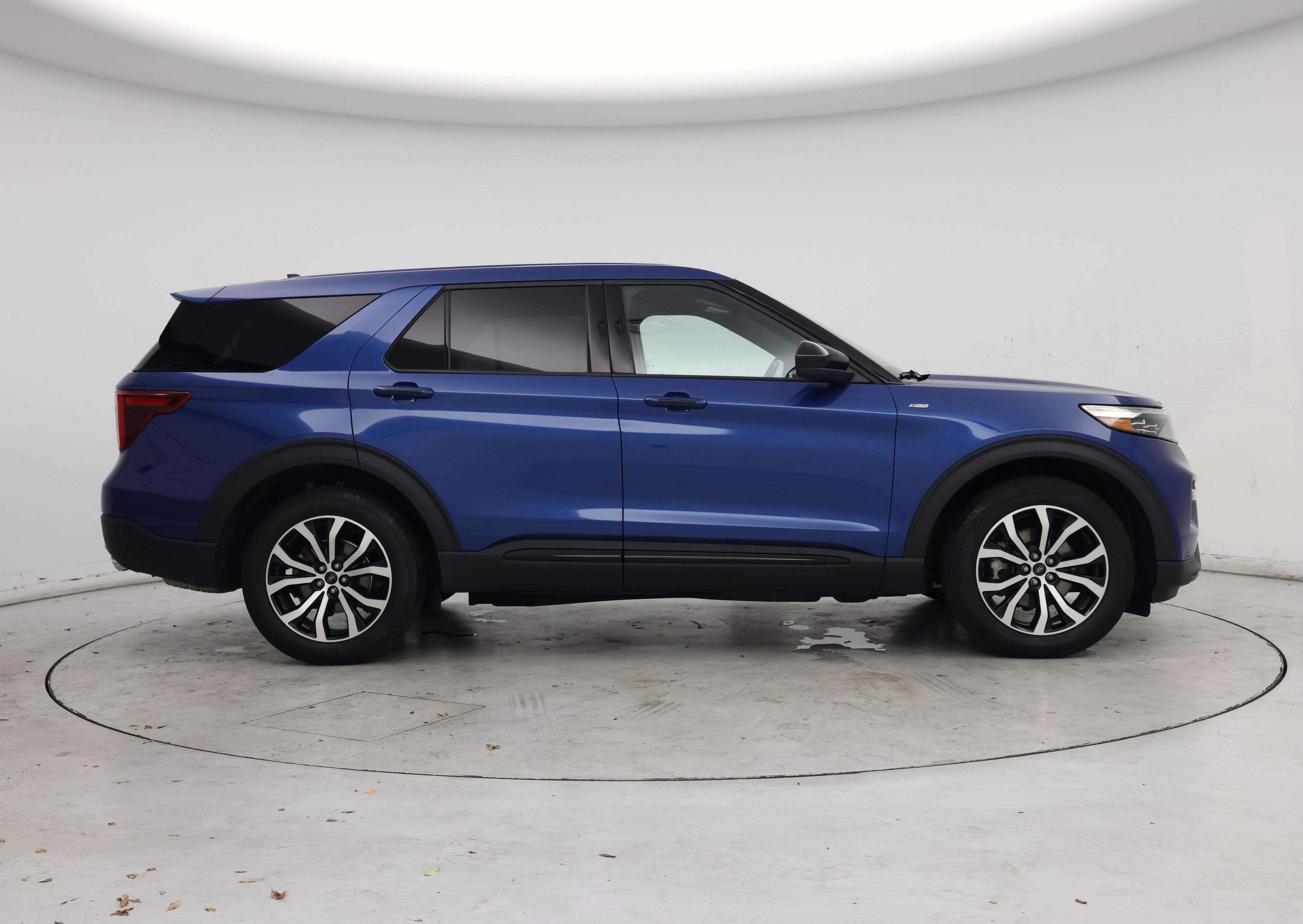 Thumbnail: 2022 Ford Explorer - 7