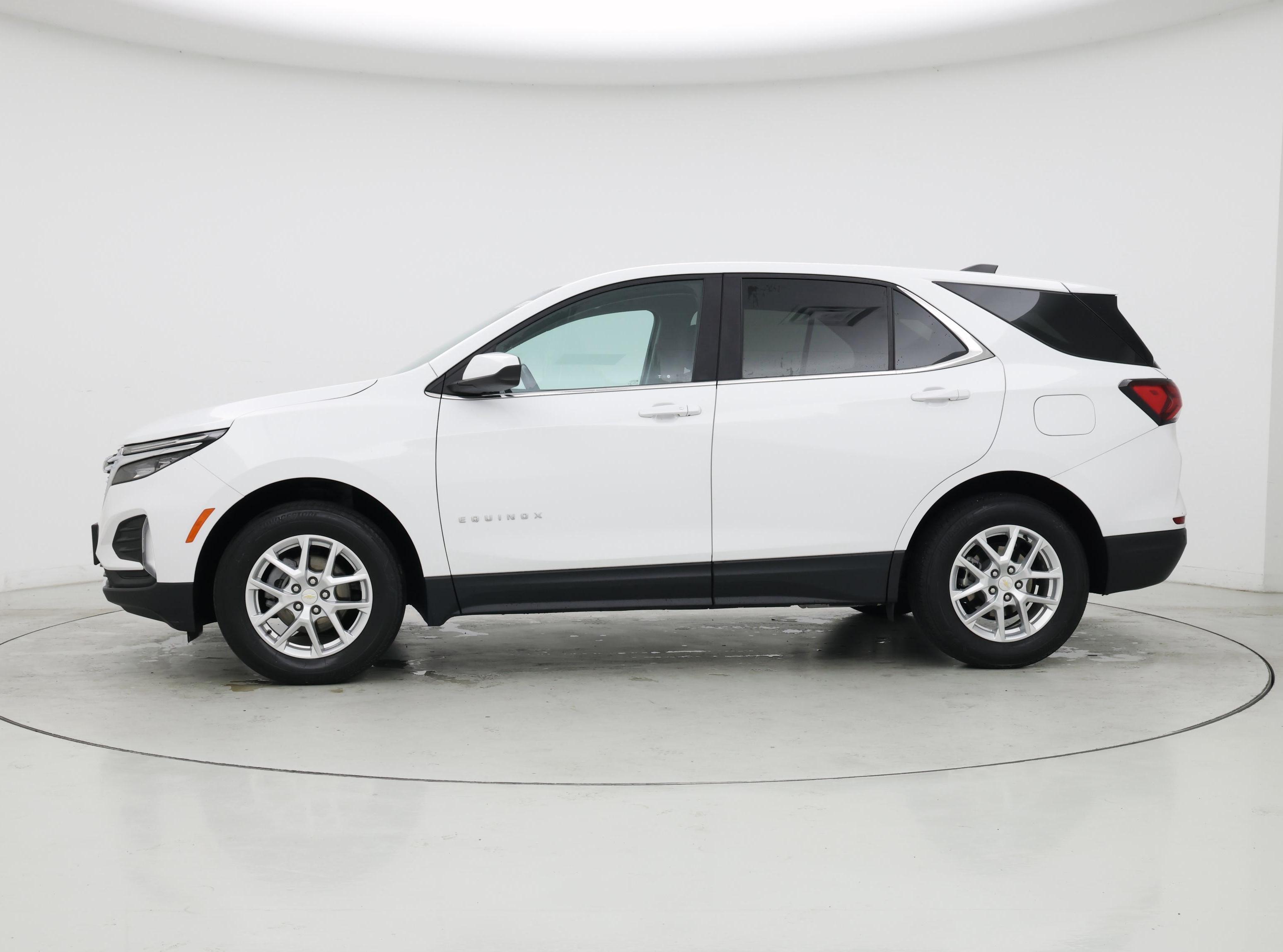 Thumbnail: 2022 Chevrolet Equinox - 3