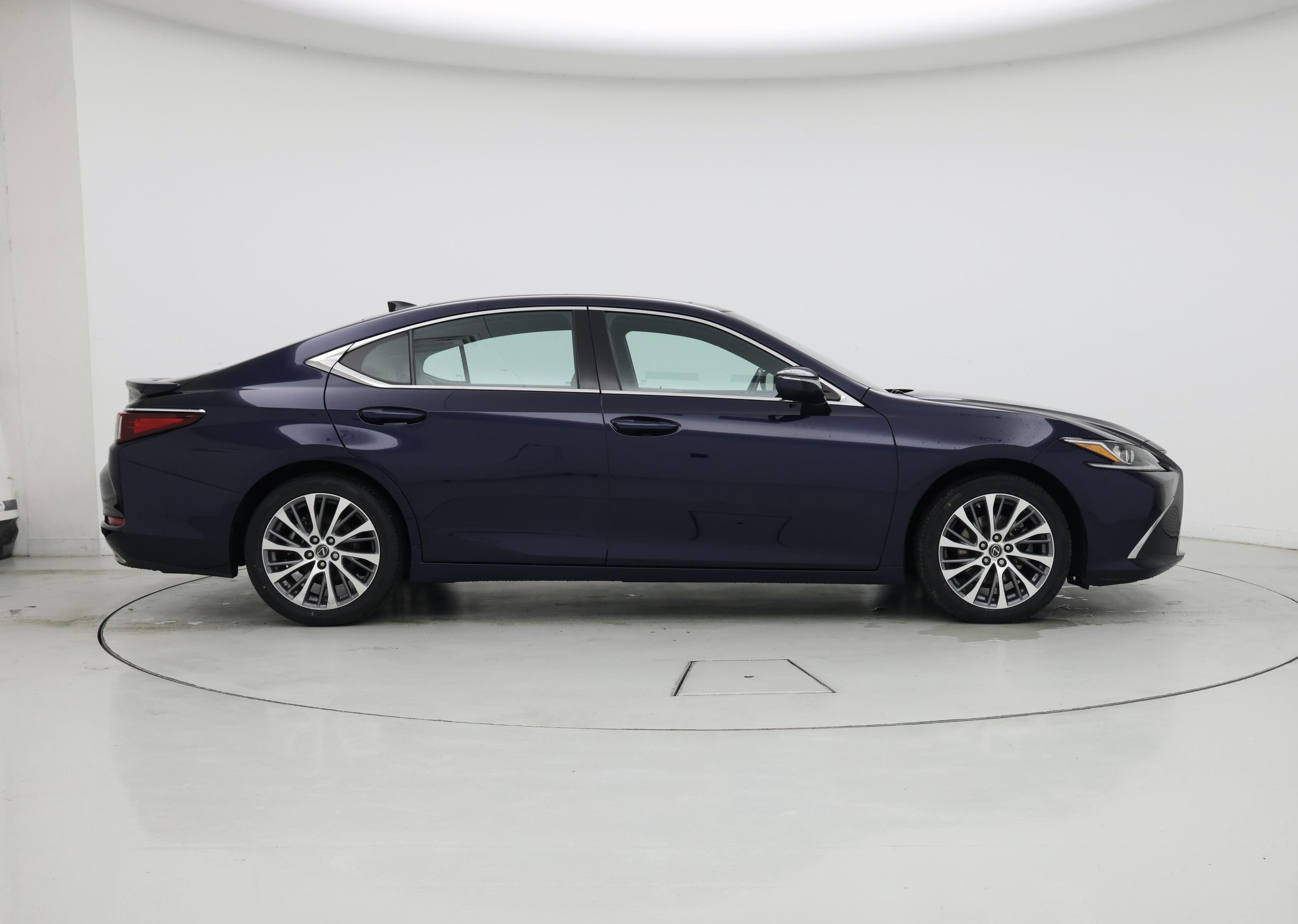 Thumbnail: 2021 Lexus ES - 7