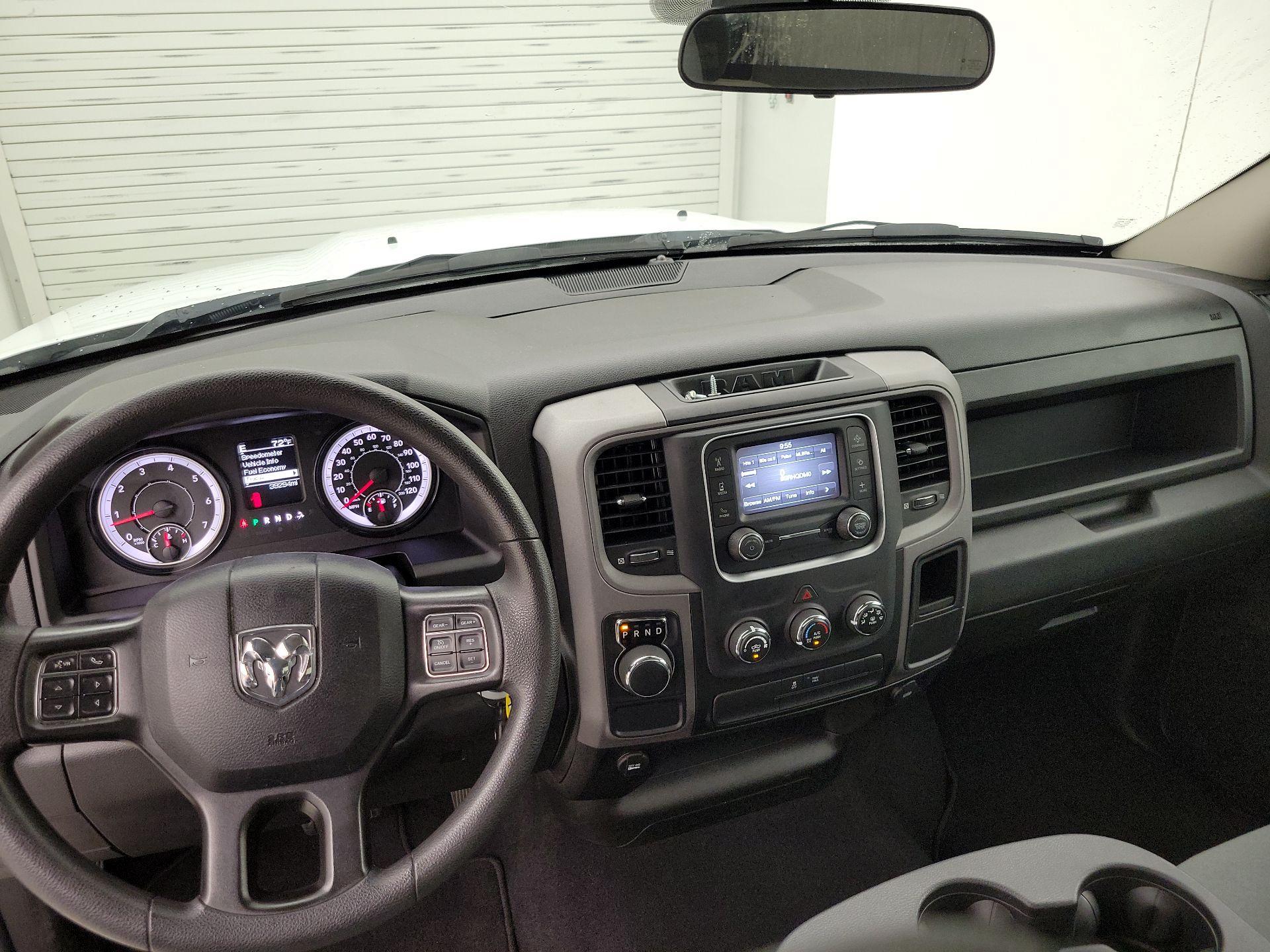 Thumbnail: 2021 RAM 1500 Classic - 9
