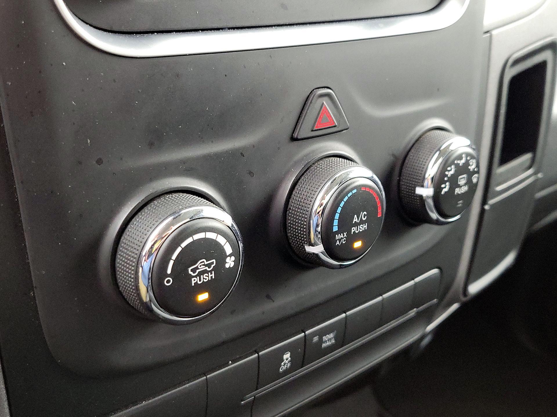 Thumbnail: 2021 RAM 1500 Classic - 16