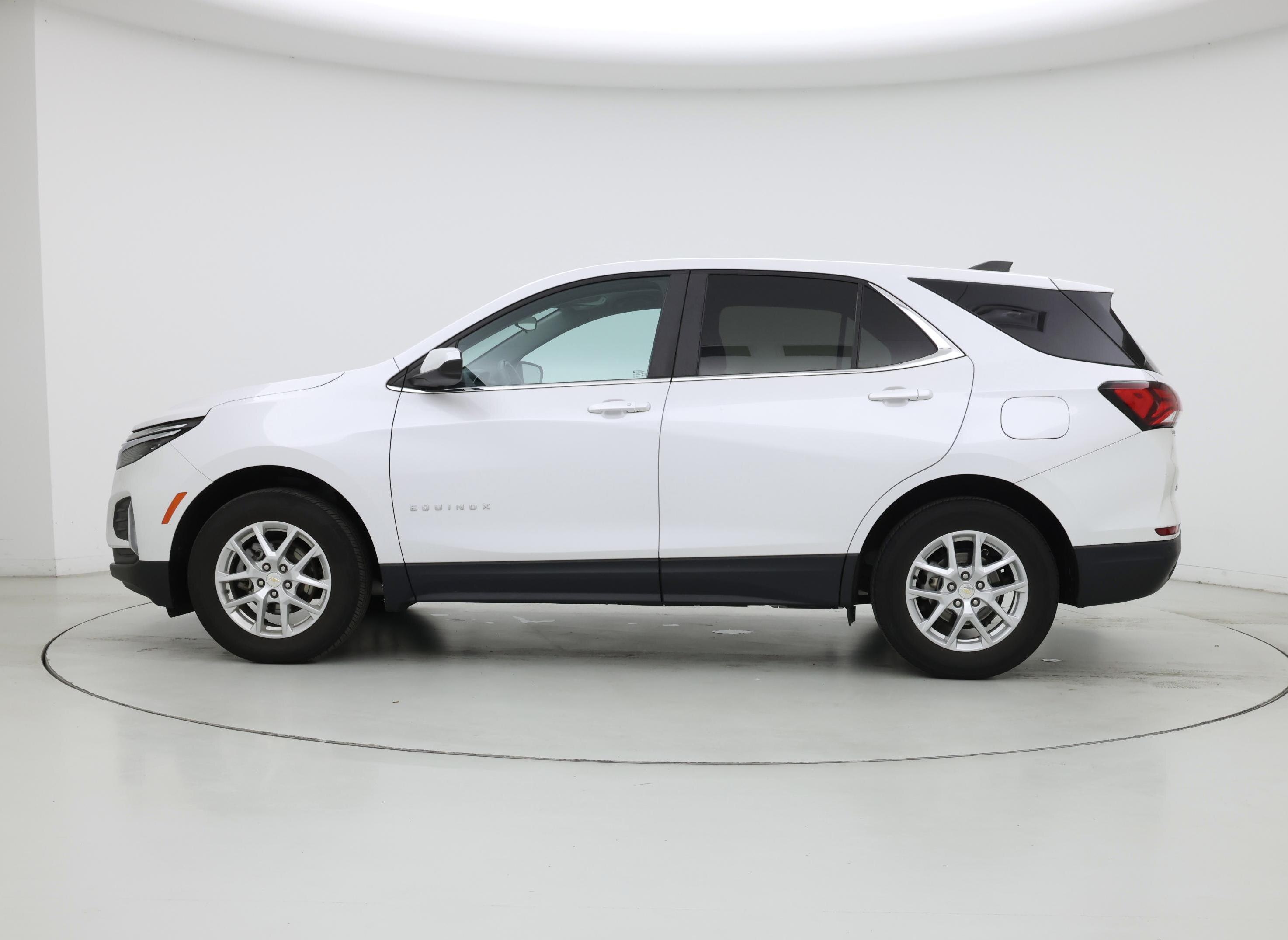 Thumbnail: 2022 Chevrolet Equinox - 3
