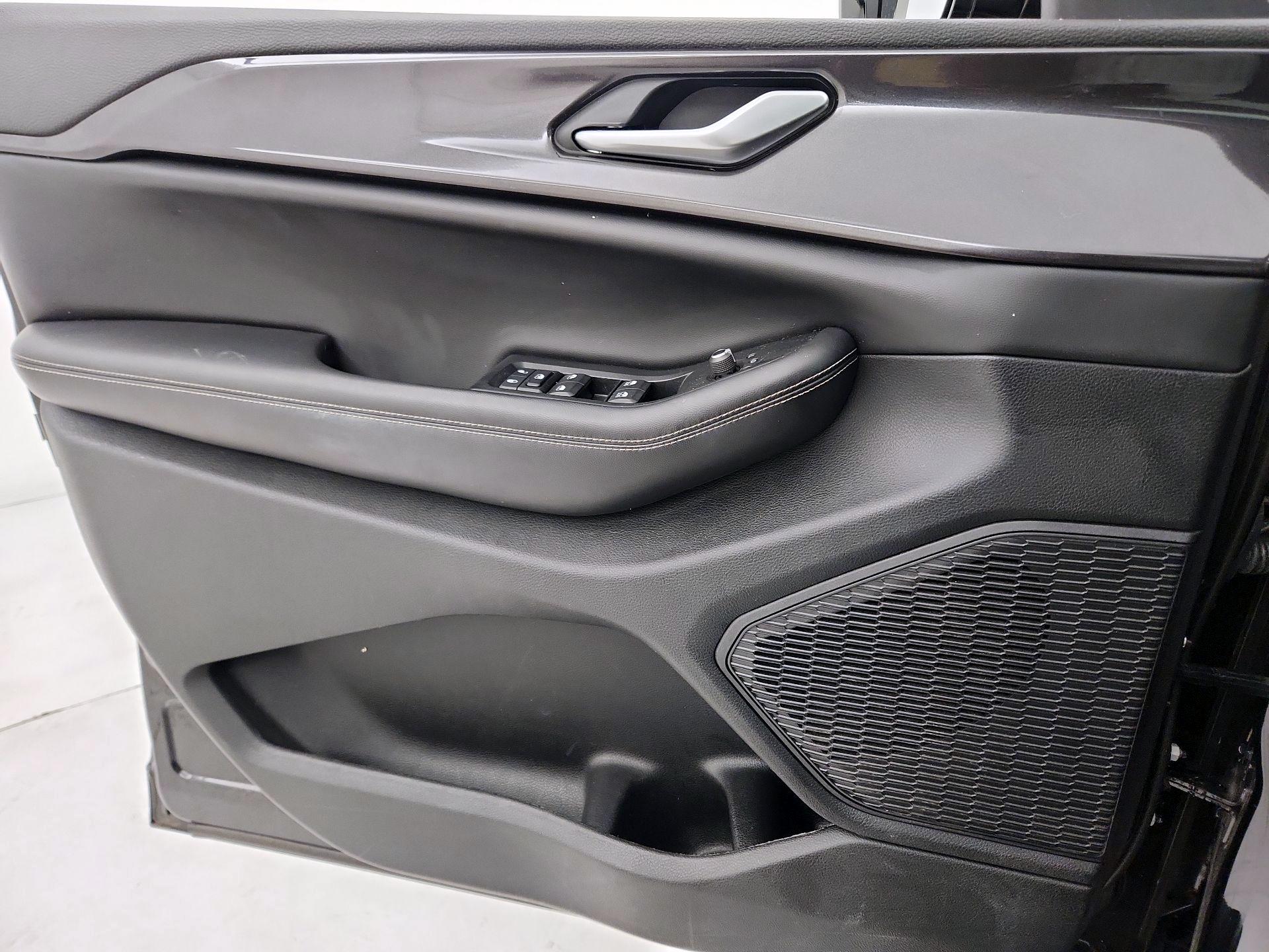 Thumbnail: 2023 Jeep Grand Cherokee L - 12