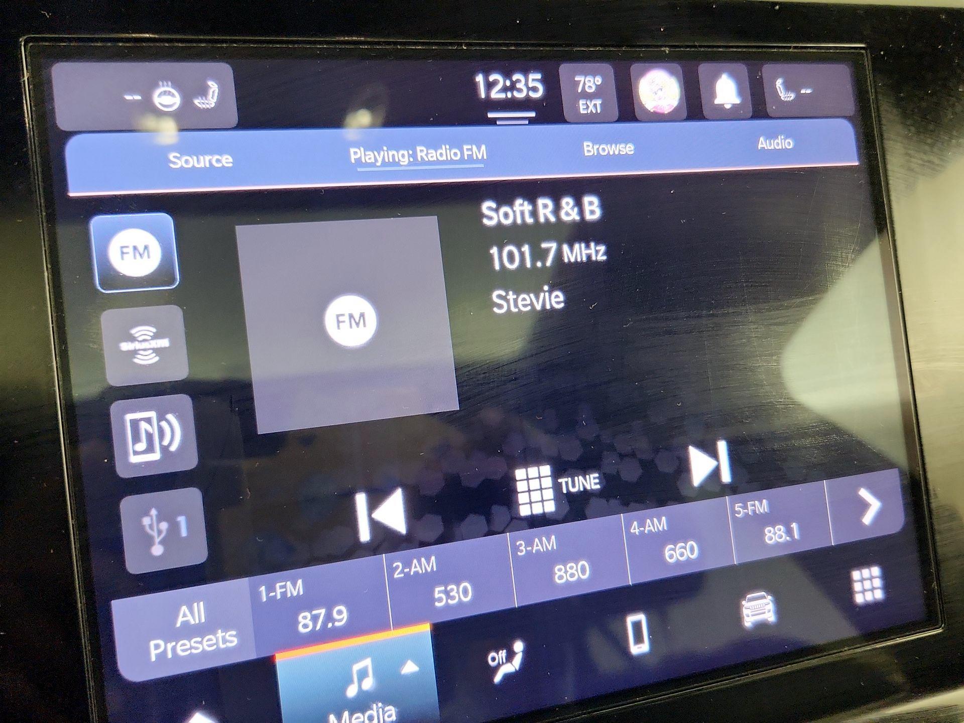 Thumbnail: 2023 Jeep Grand Cherokee L - 15